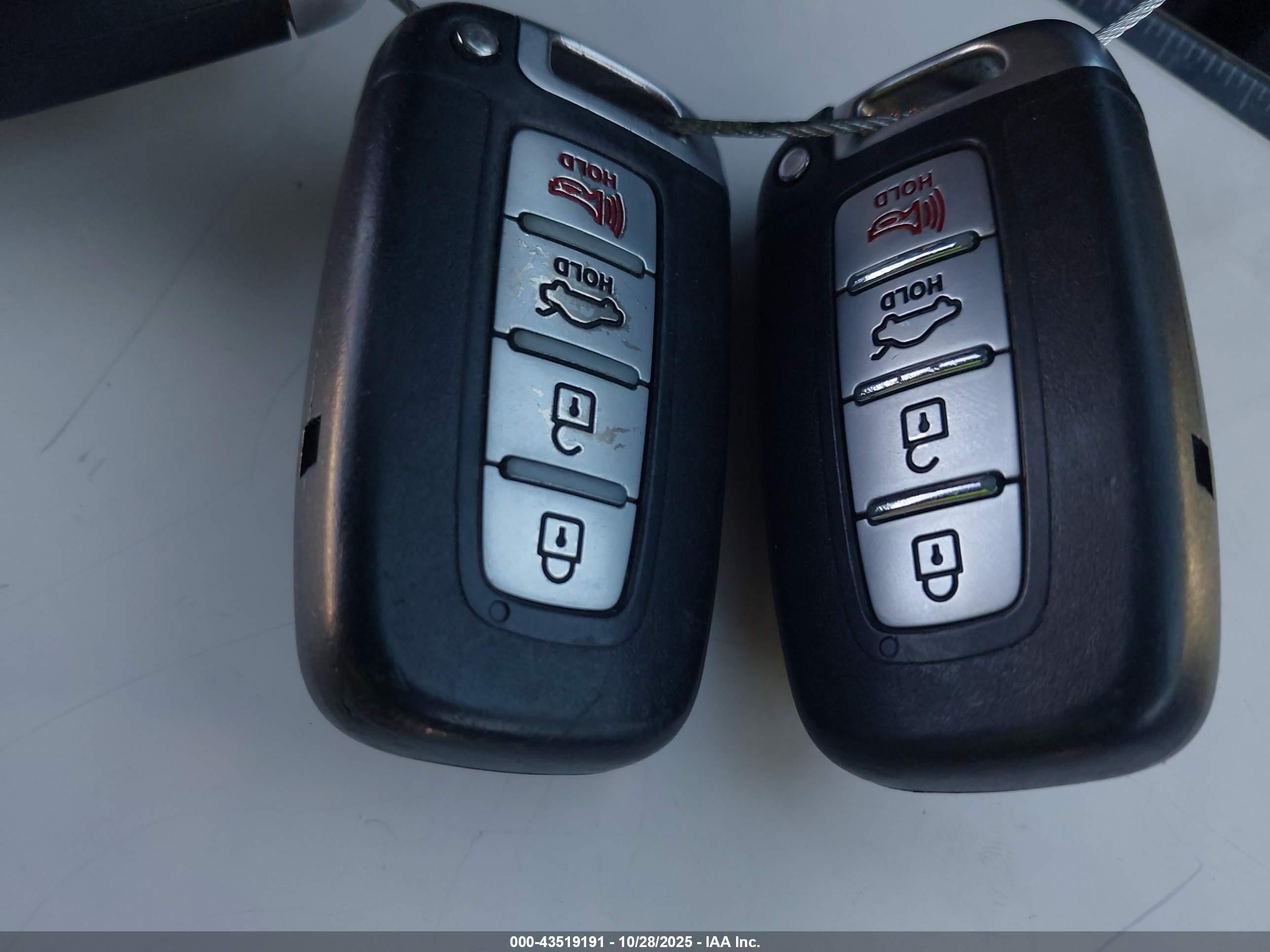 HYUNDAI ELANTRA image 11