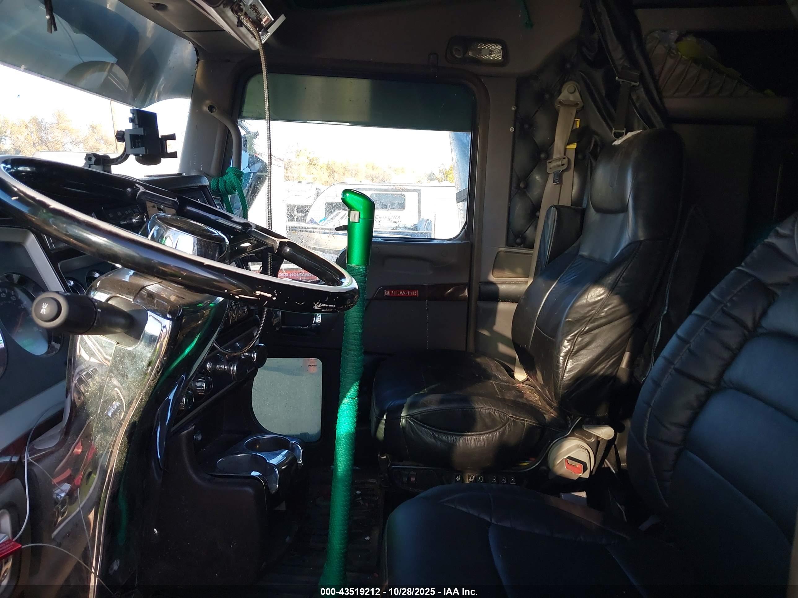 KENWORTH CONSTRUCTION image 8