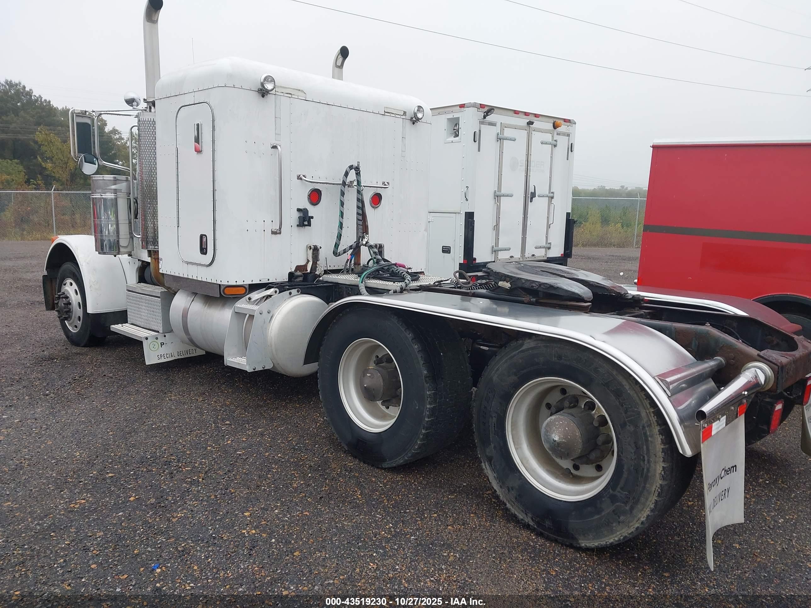 PETERBILT 379 image 3