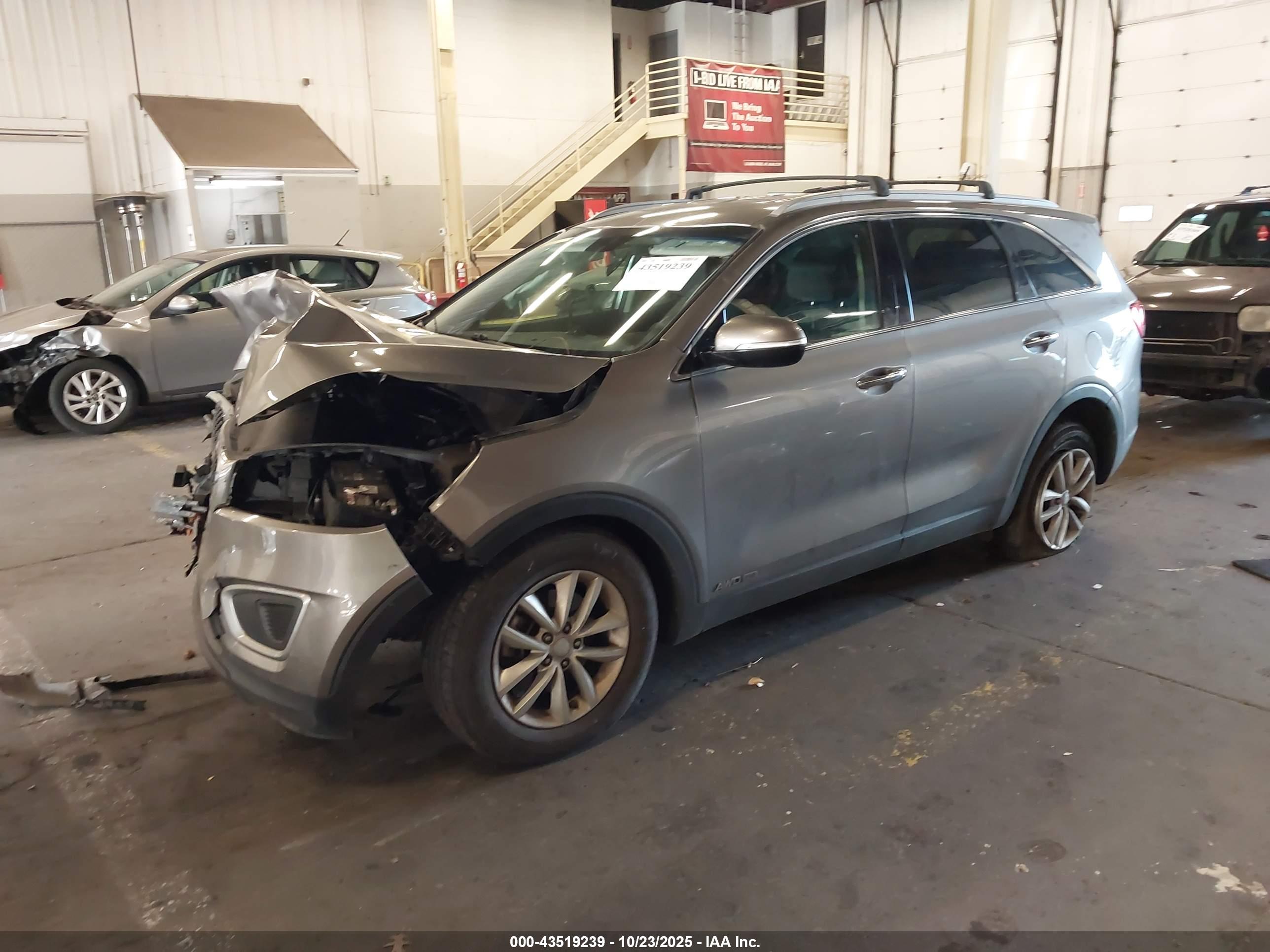 KIA SORENTO image 2