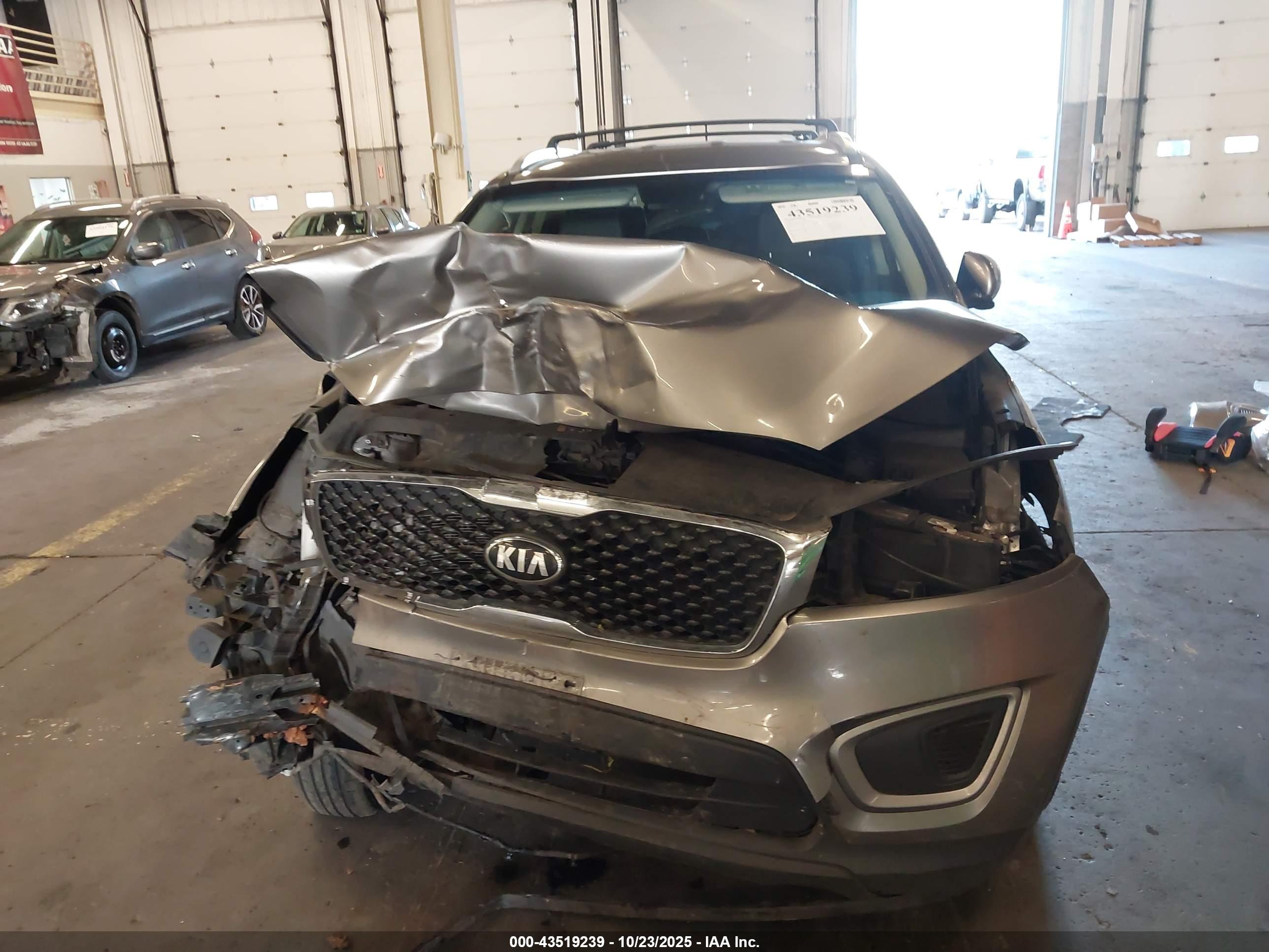 KIA SORENTO image 6