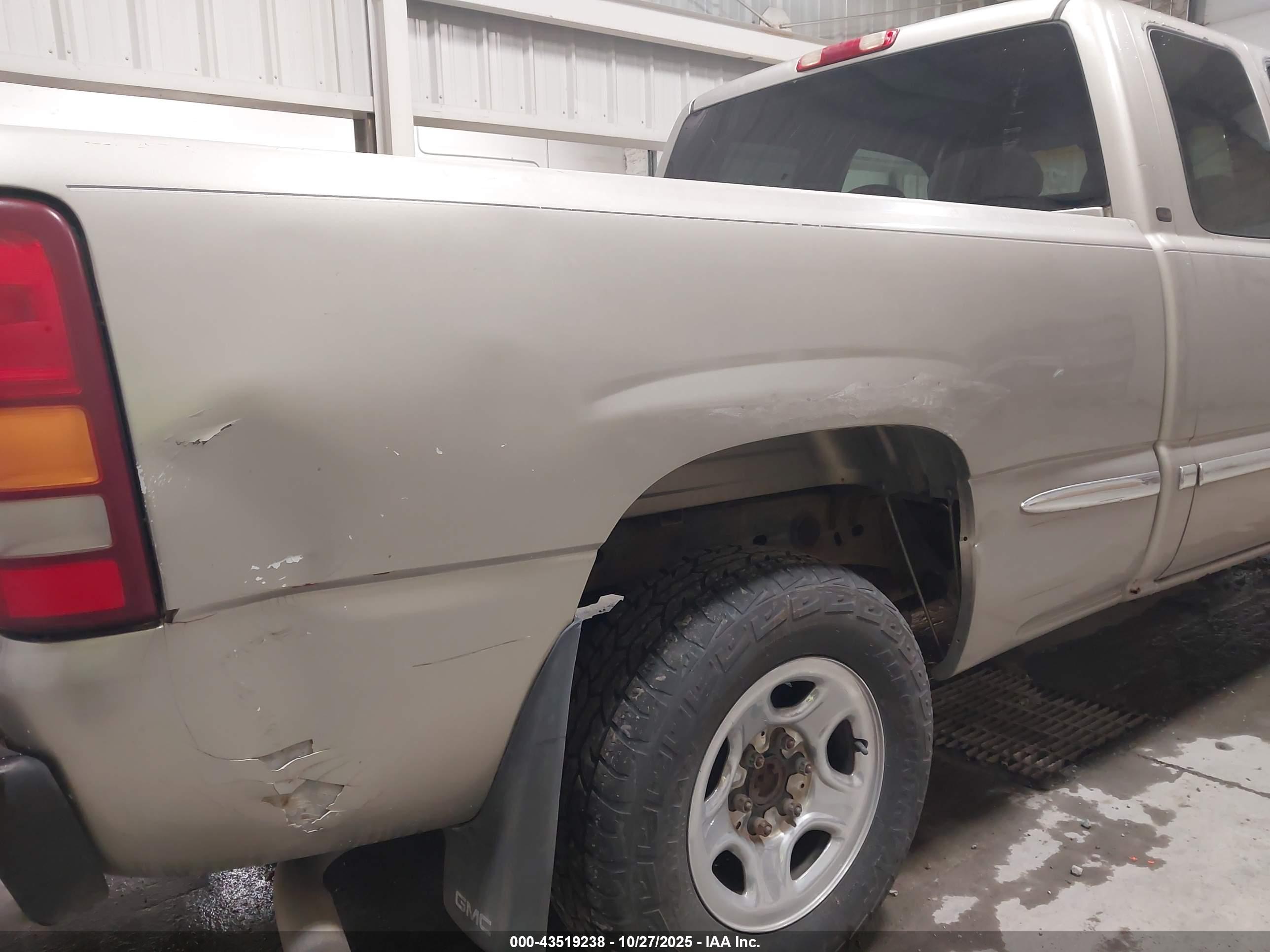 GMC SIERRA image 6