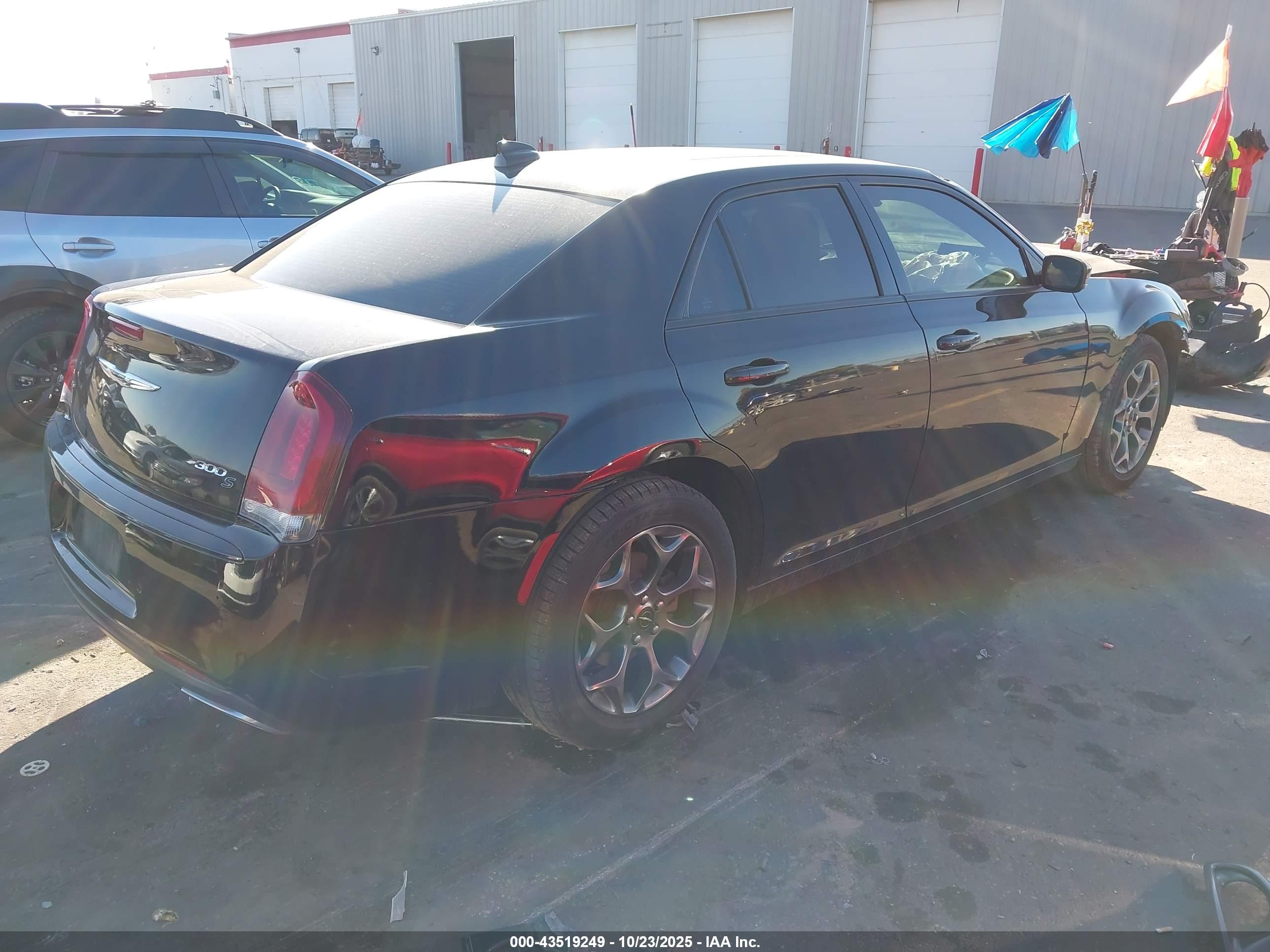 CHRYSLER 300 image 4