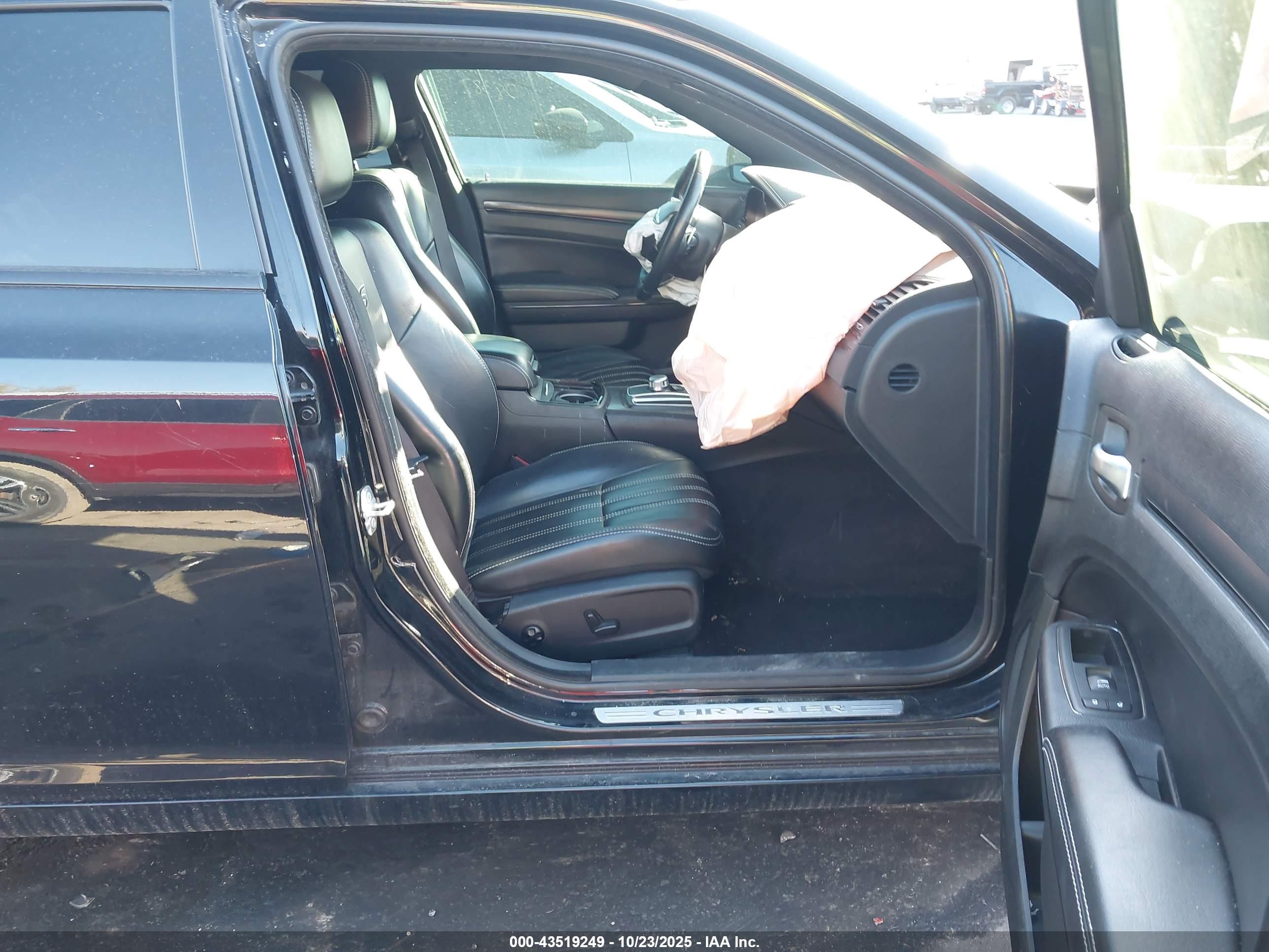 CHRYSLER 300 image 5