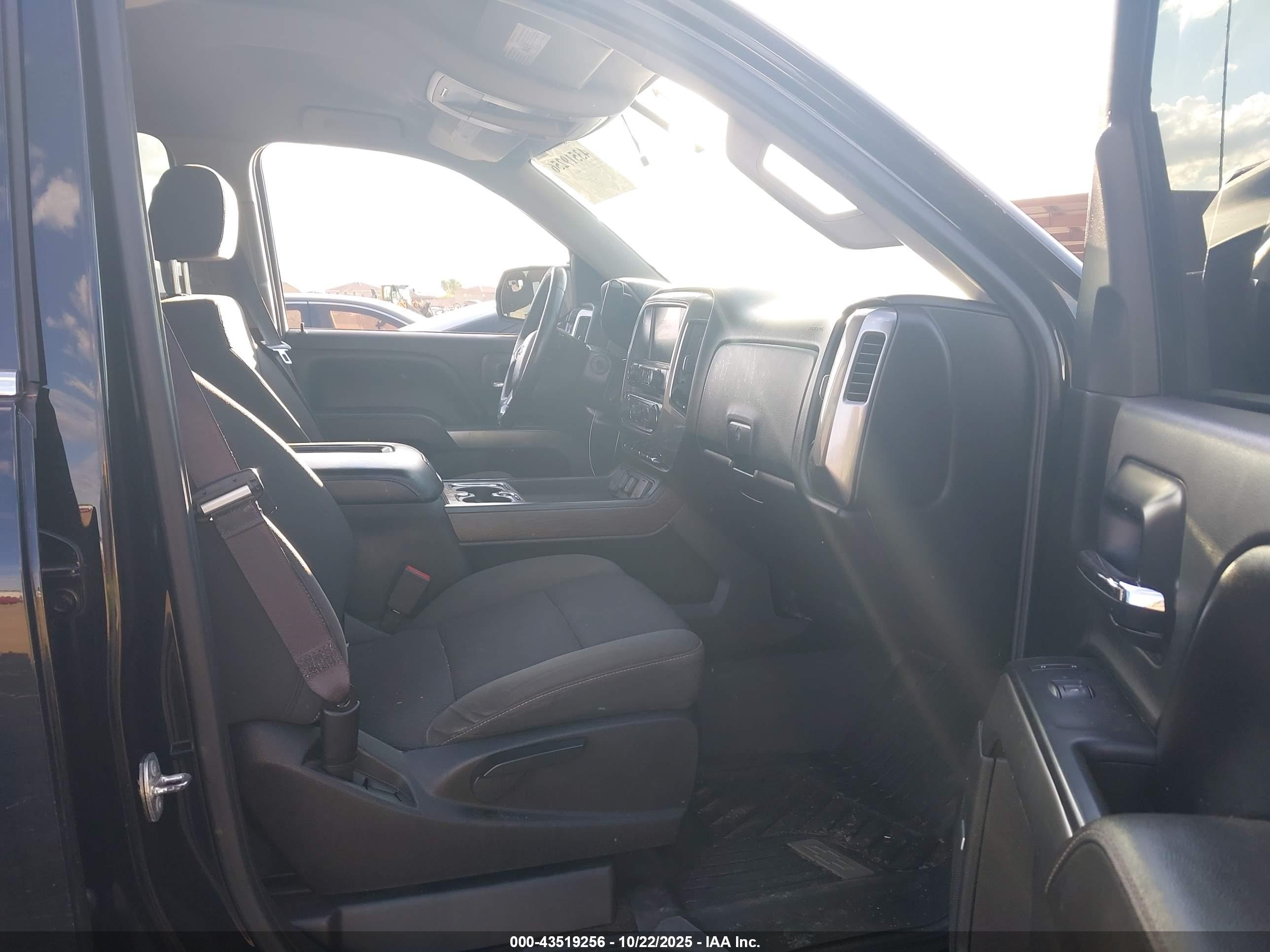 CHEVROLET SILVERADO image 5