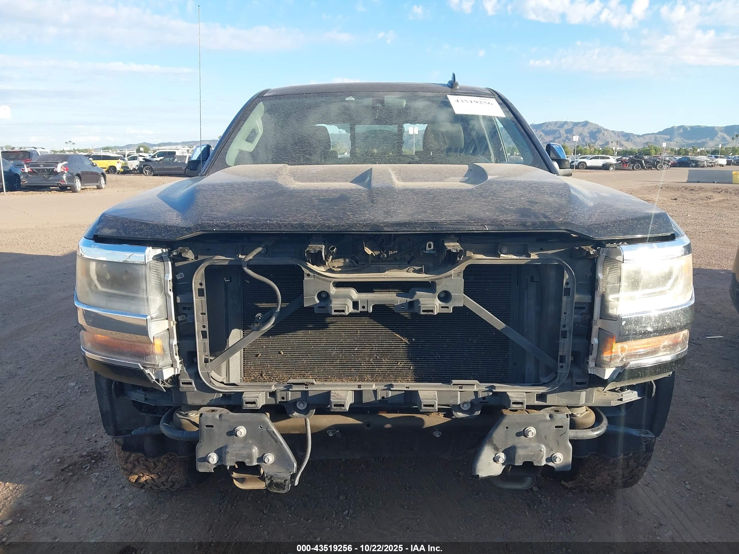 CHEVROLET SILVERADO image 6