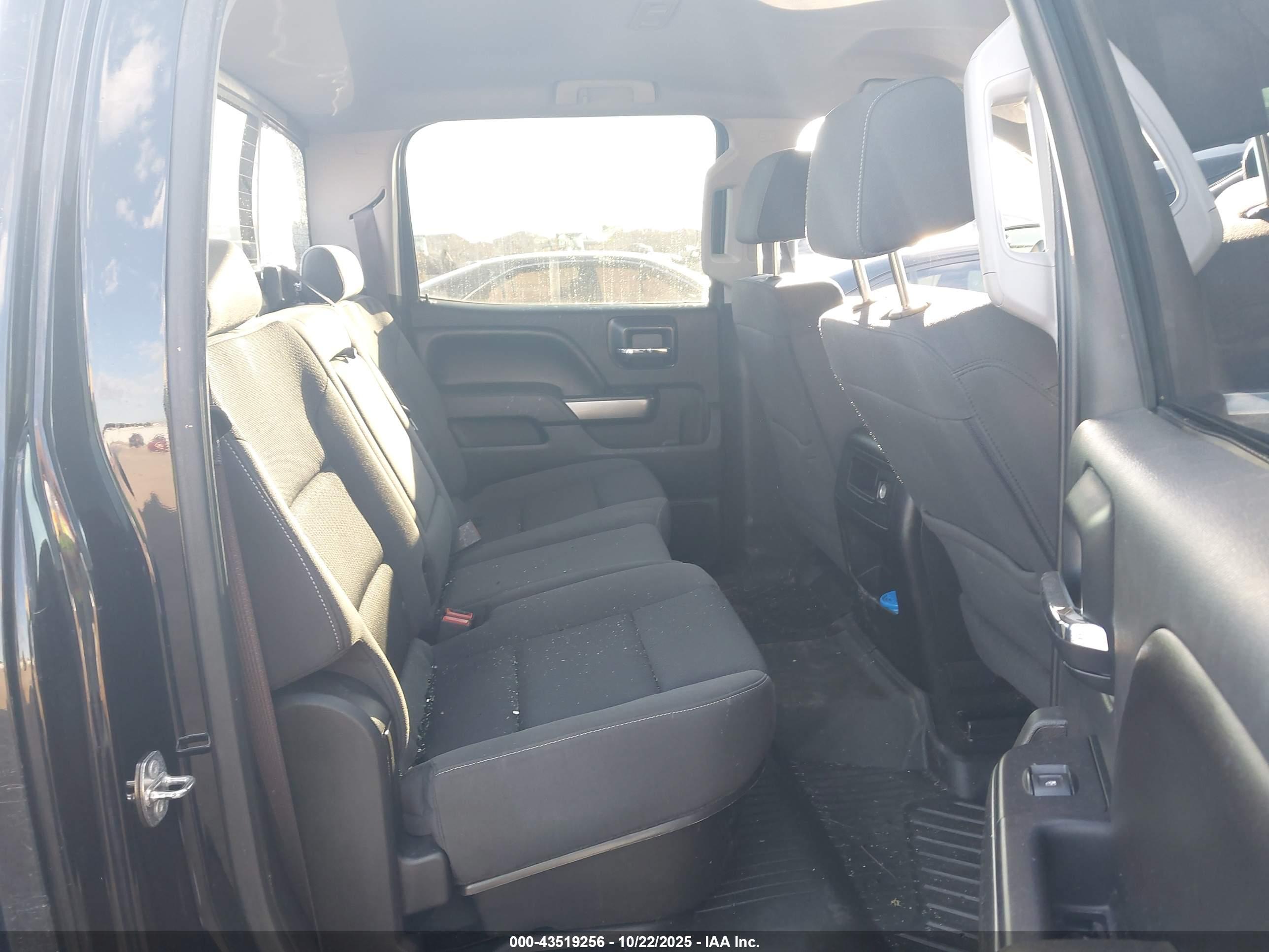 CHEVROLET SILVERADO image 8