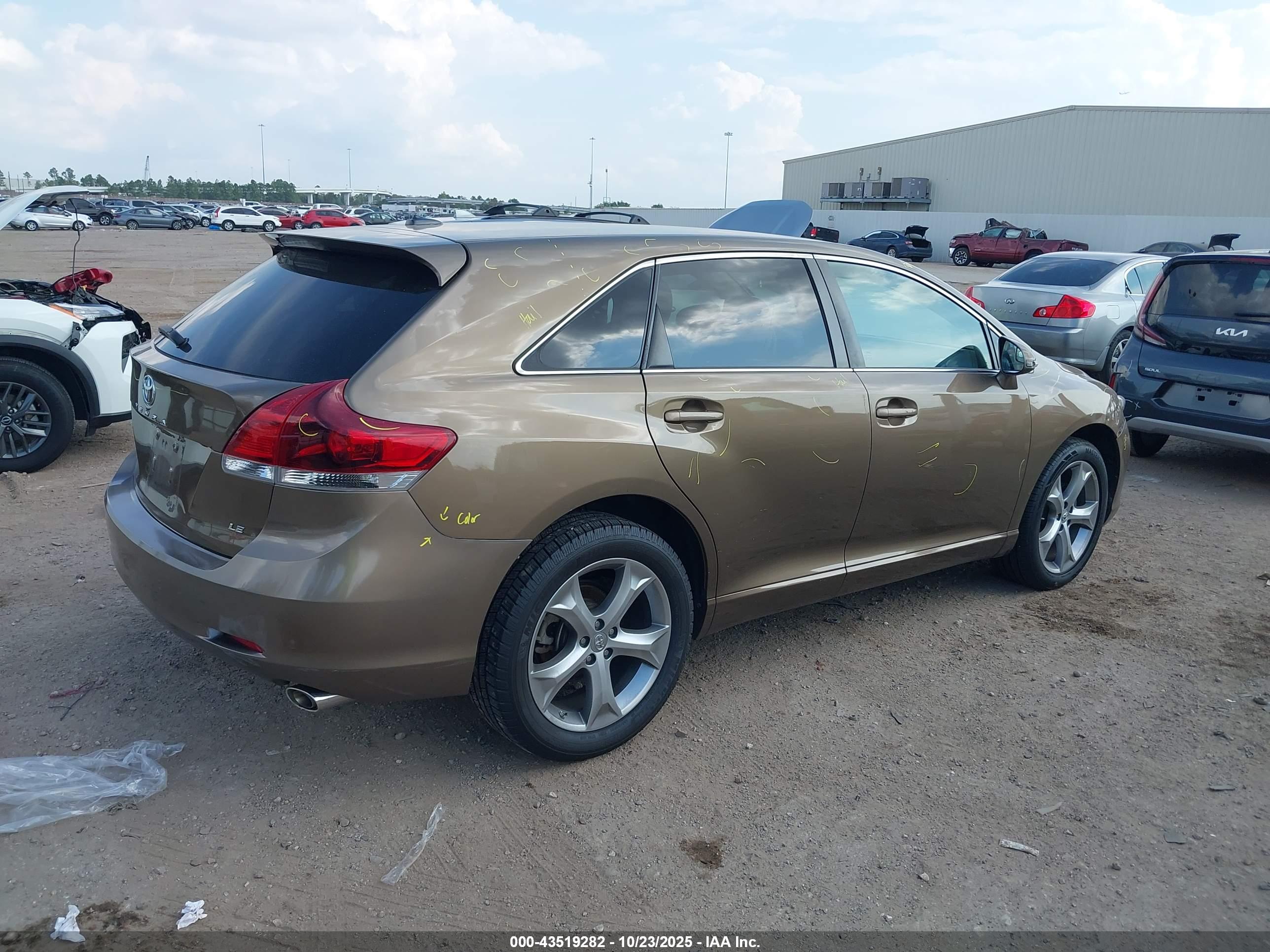 TOYOTA VENZA image 4