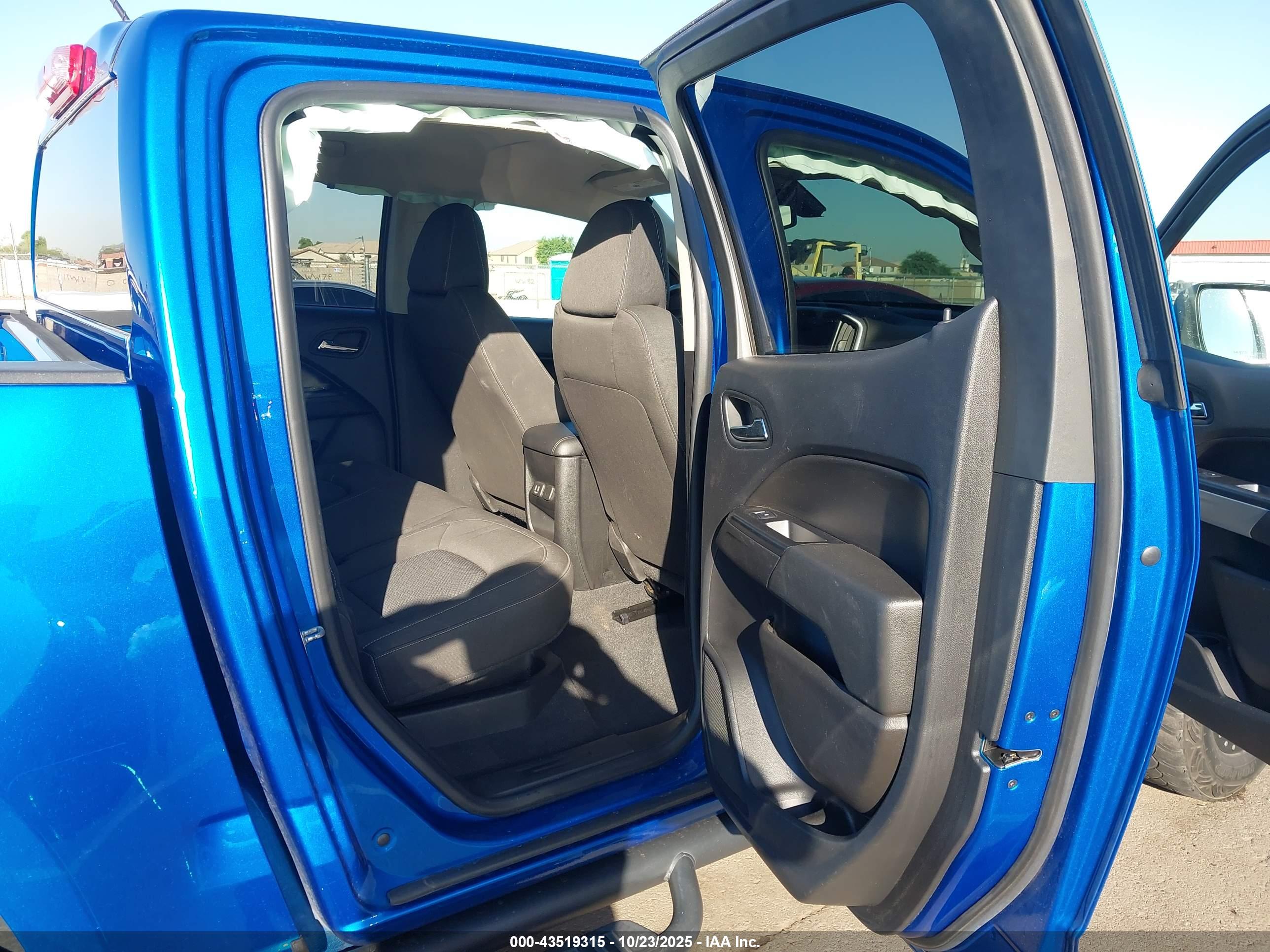 CHEVROLET COLORADO image 8