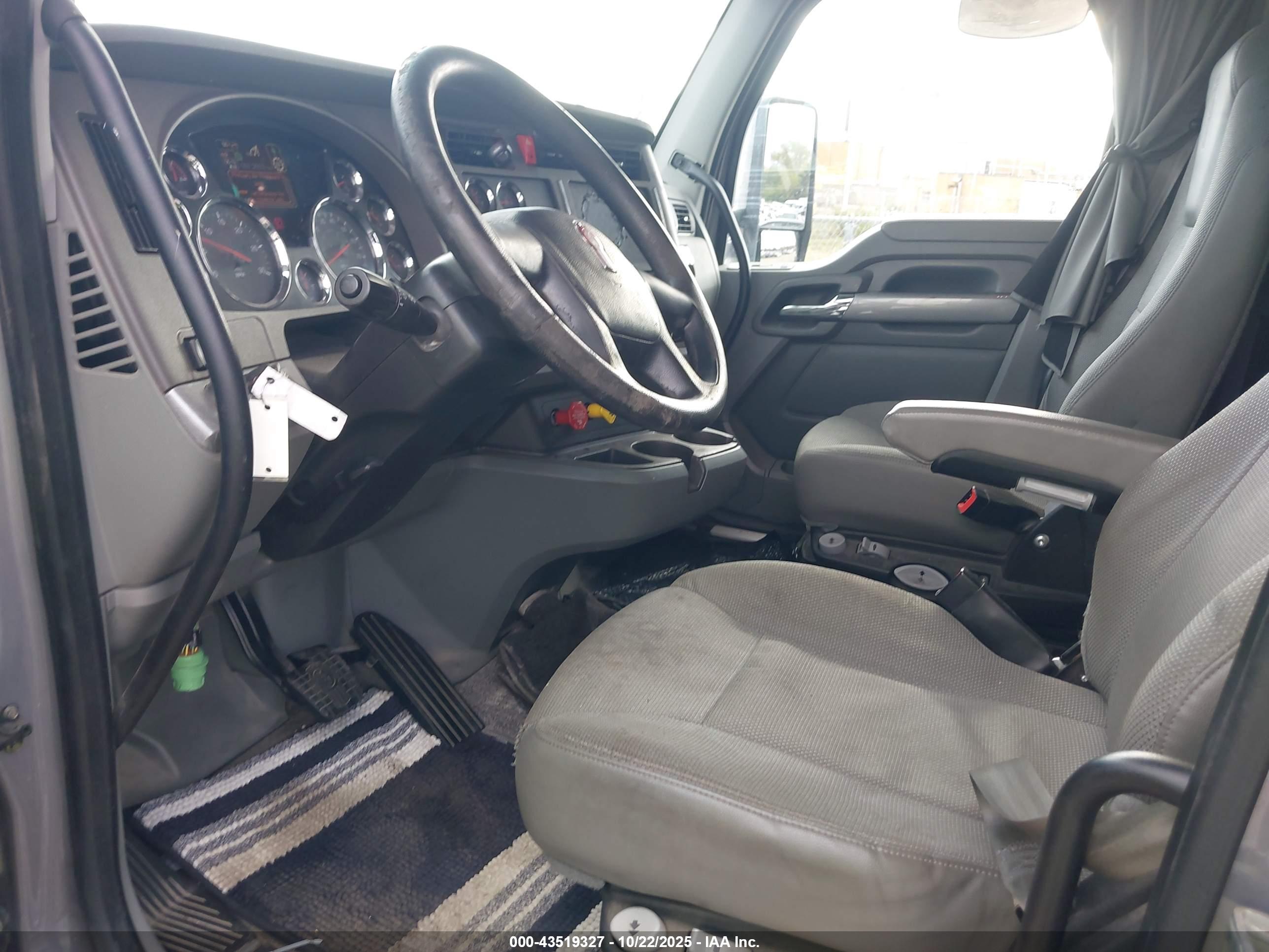 KENWORTH T680 image 7