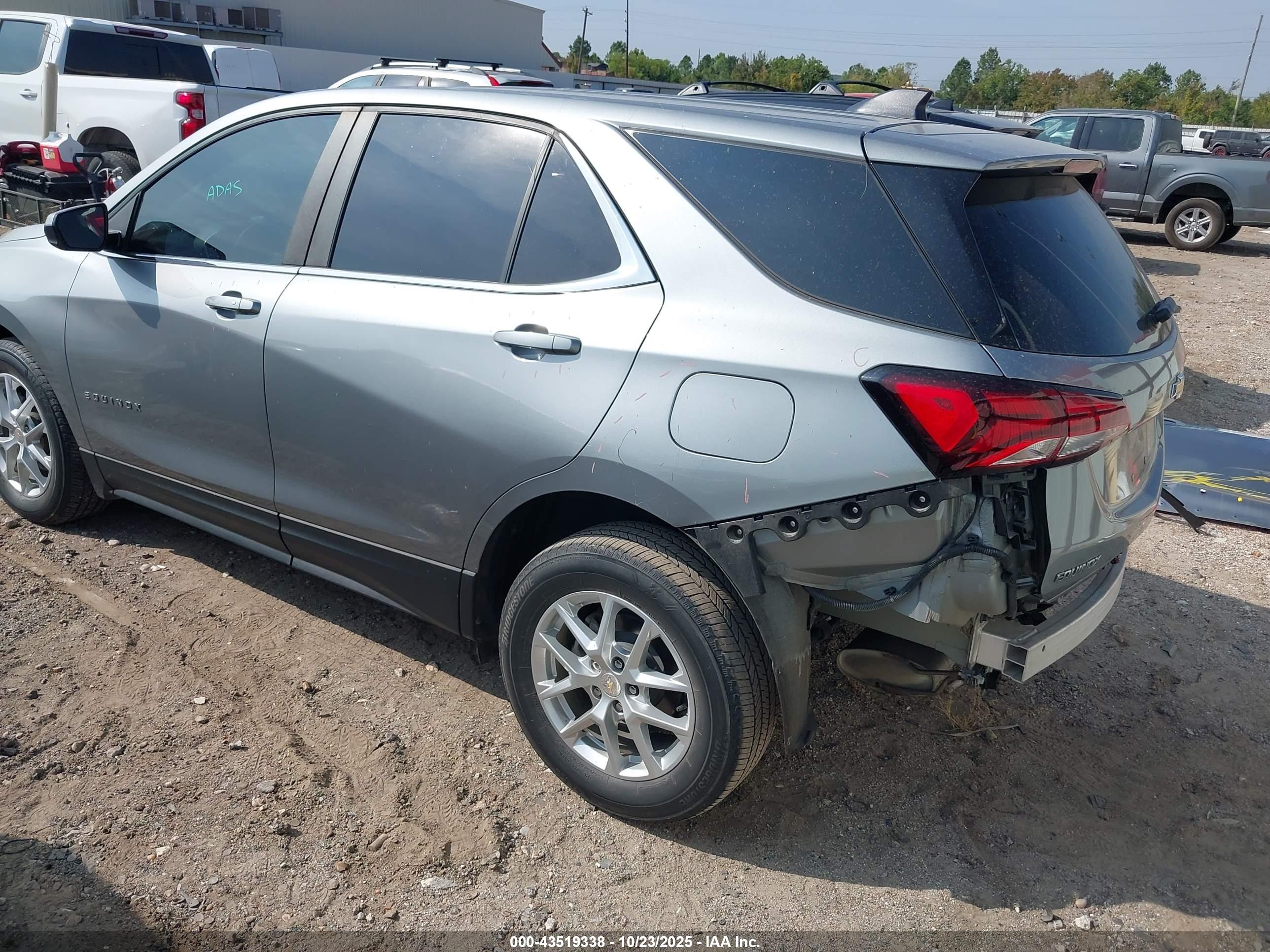 CHEVROLET EQUINOX image 3