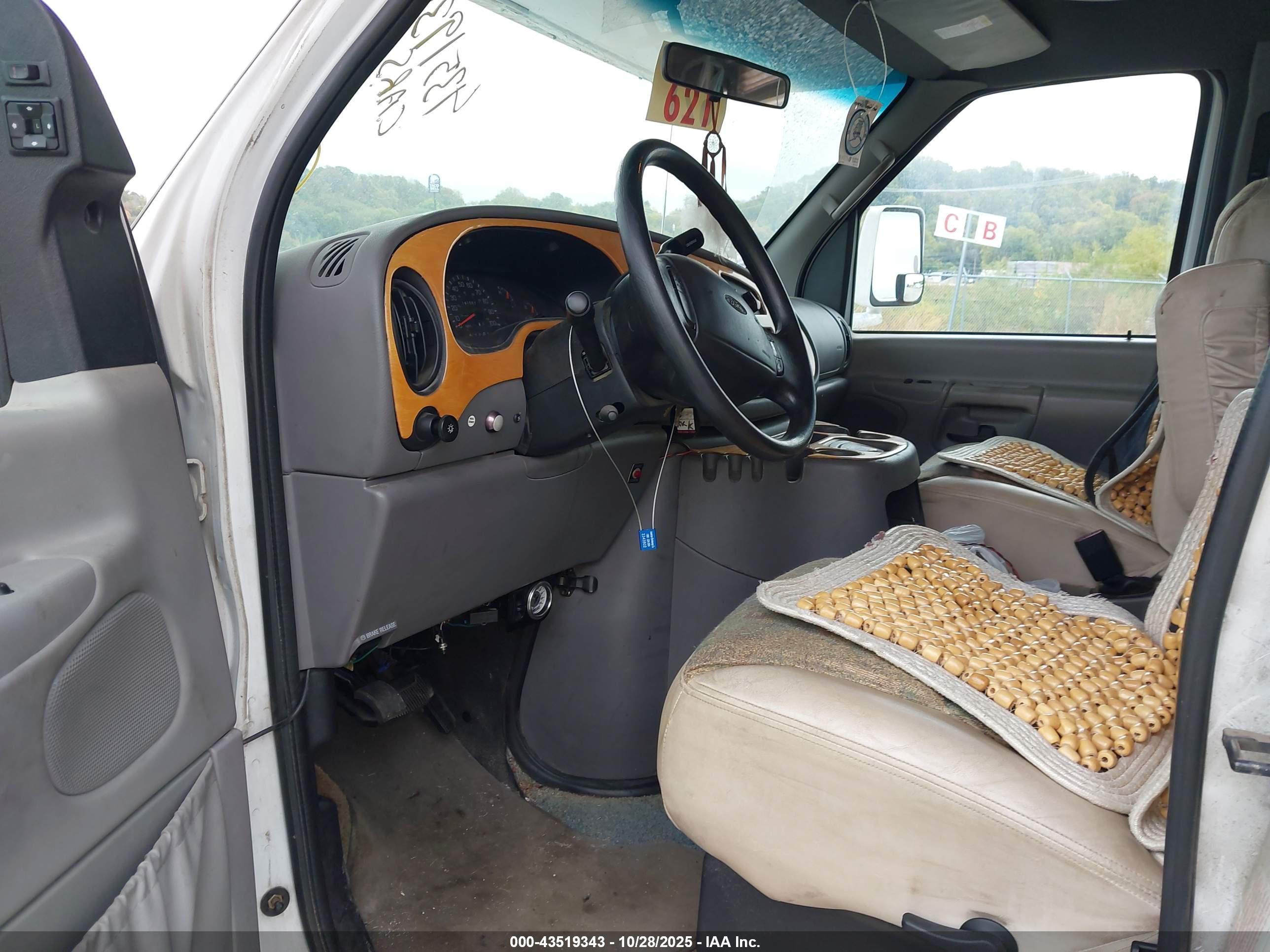 FORD ECONOLINE image 8