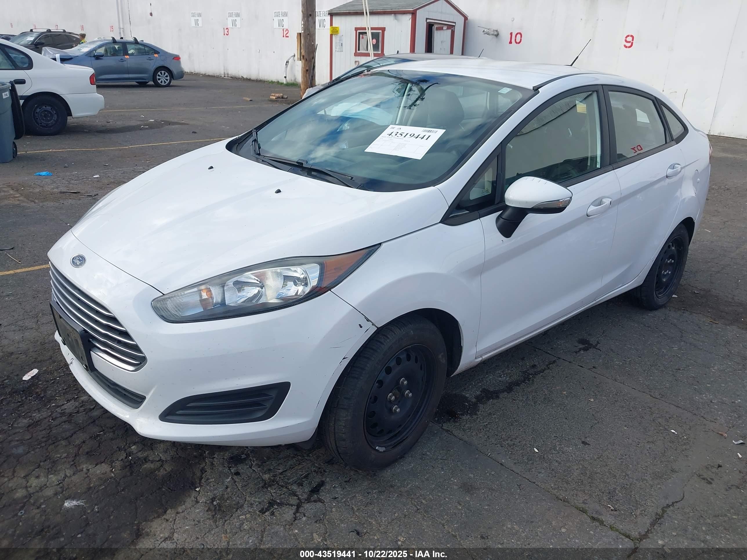 FORD FIESTA image 2