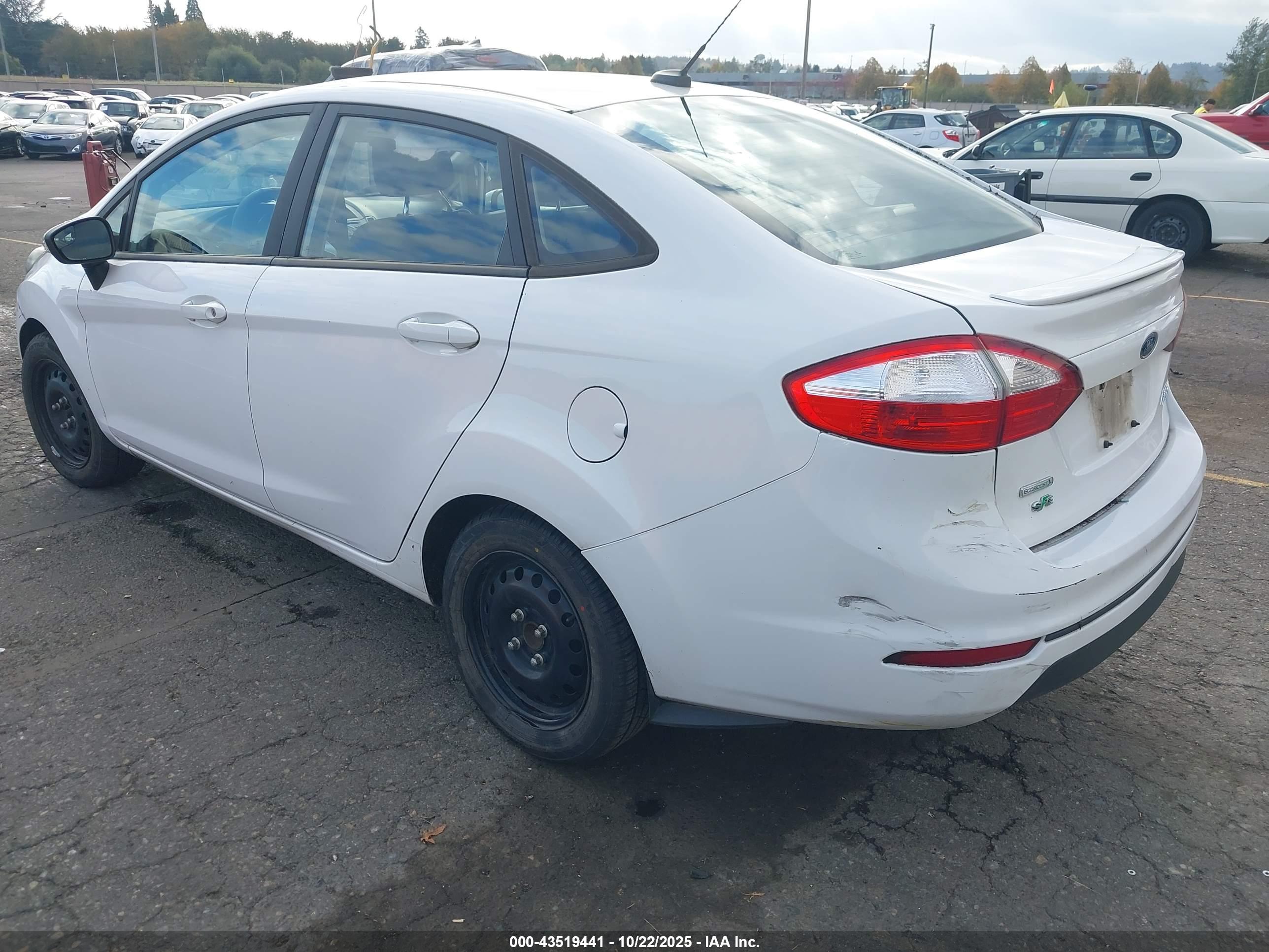 FORD FIESTA image 3