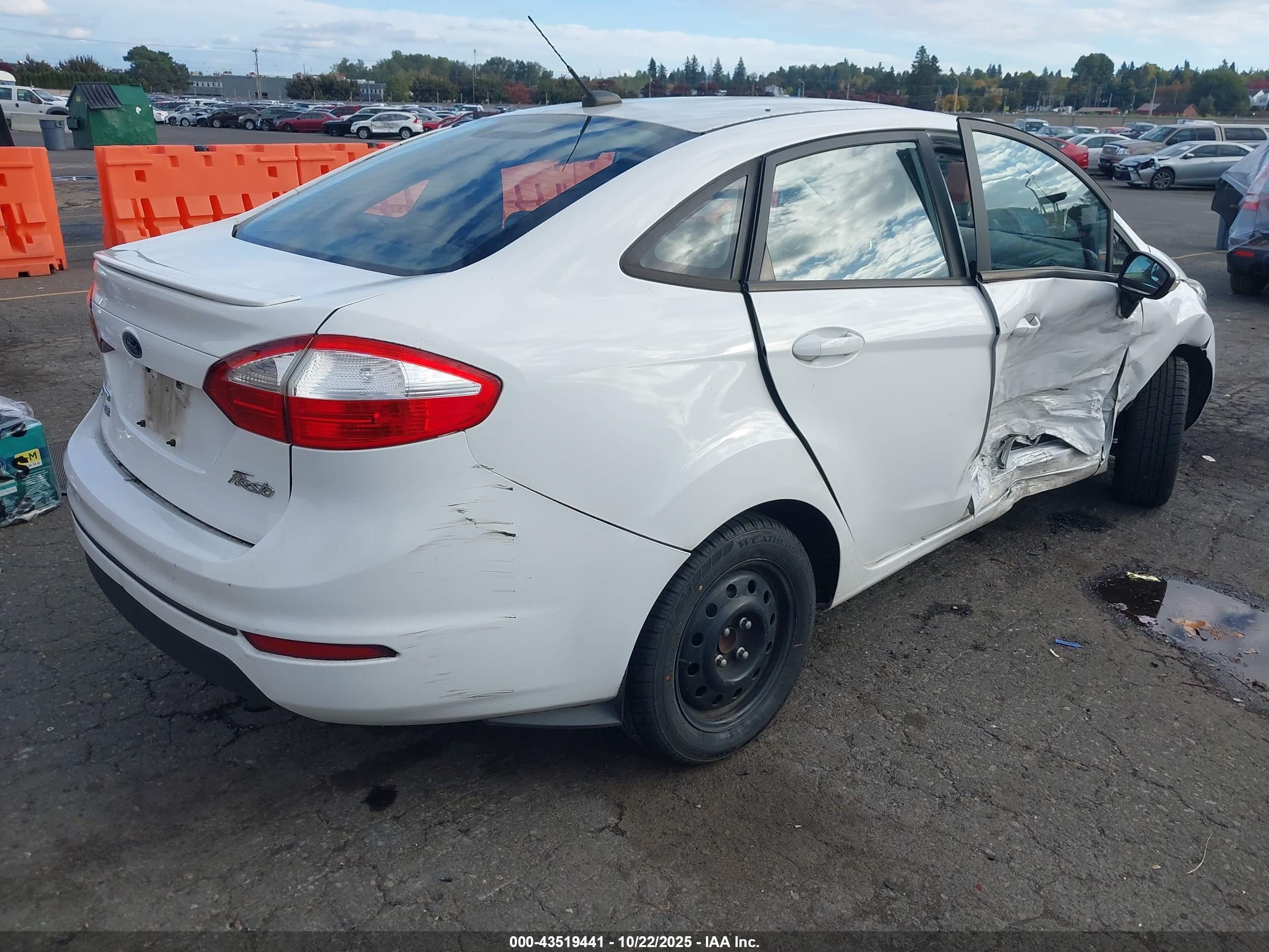FORD FIESTA image 4
