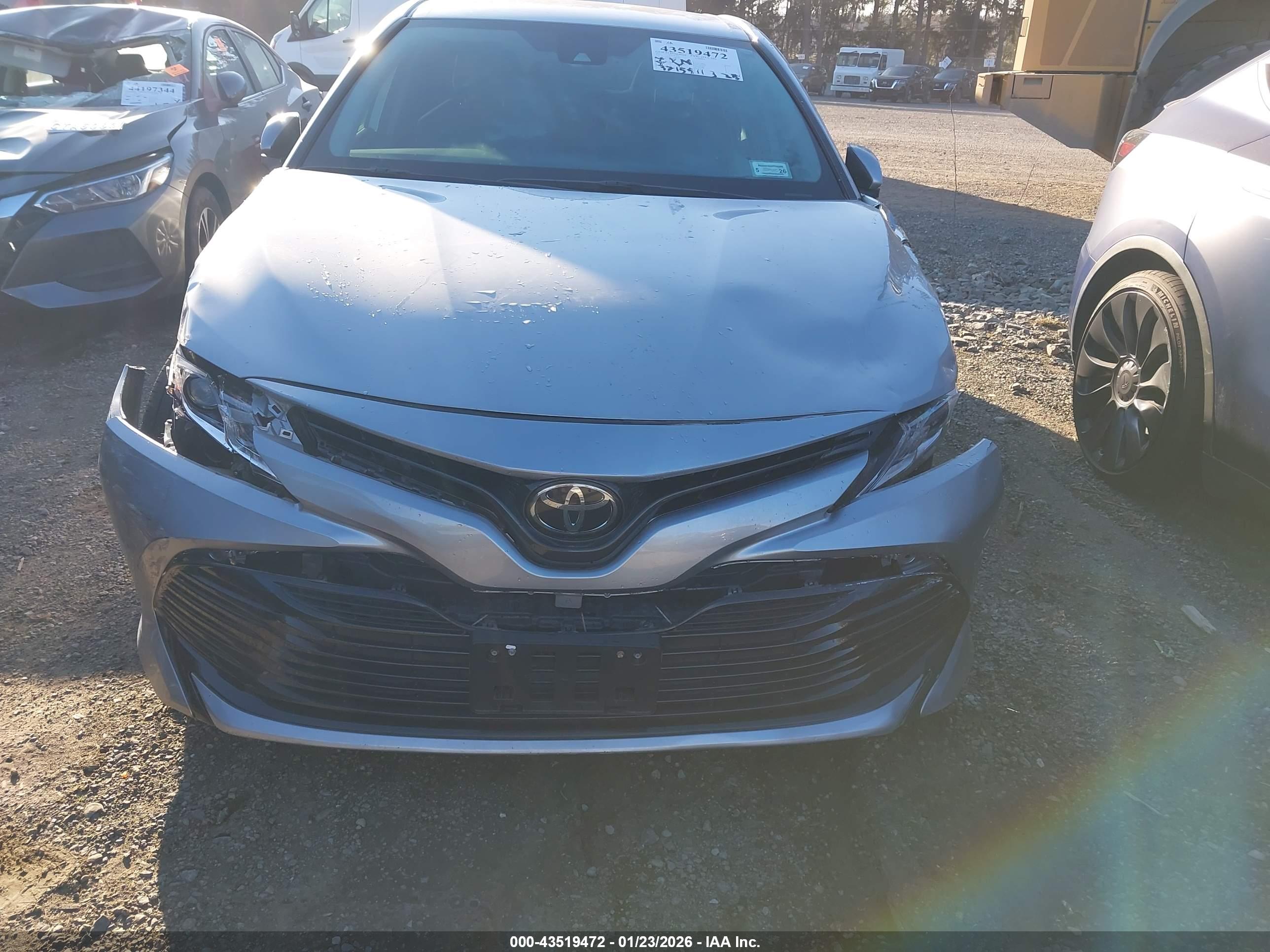 TOYOTA CAMRY image 6