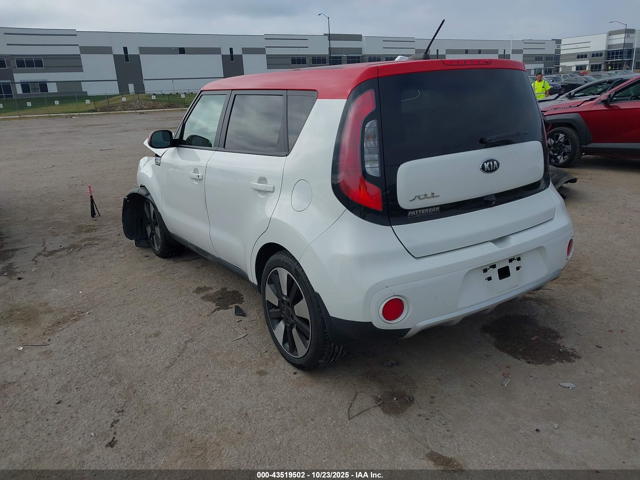 KIA SOUL image 3