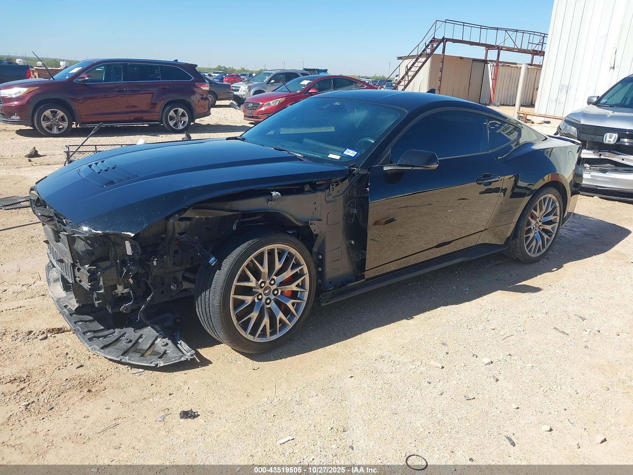 FORD MUSTANG image 2