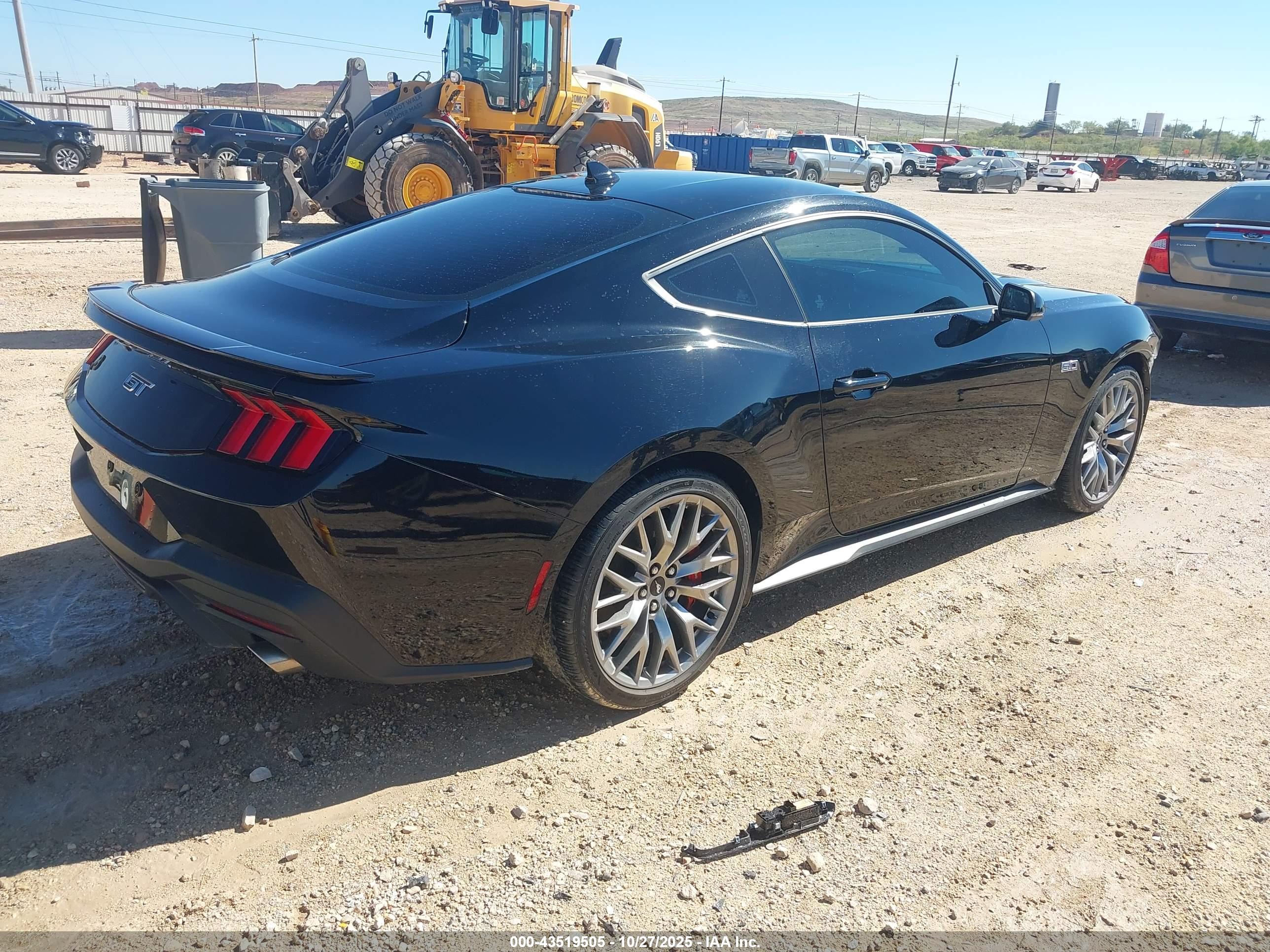 FORD MUSTANG image 4