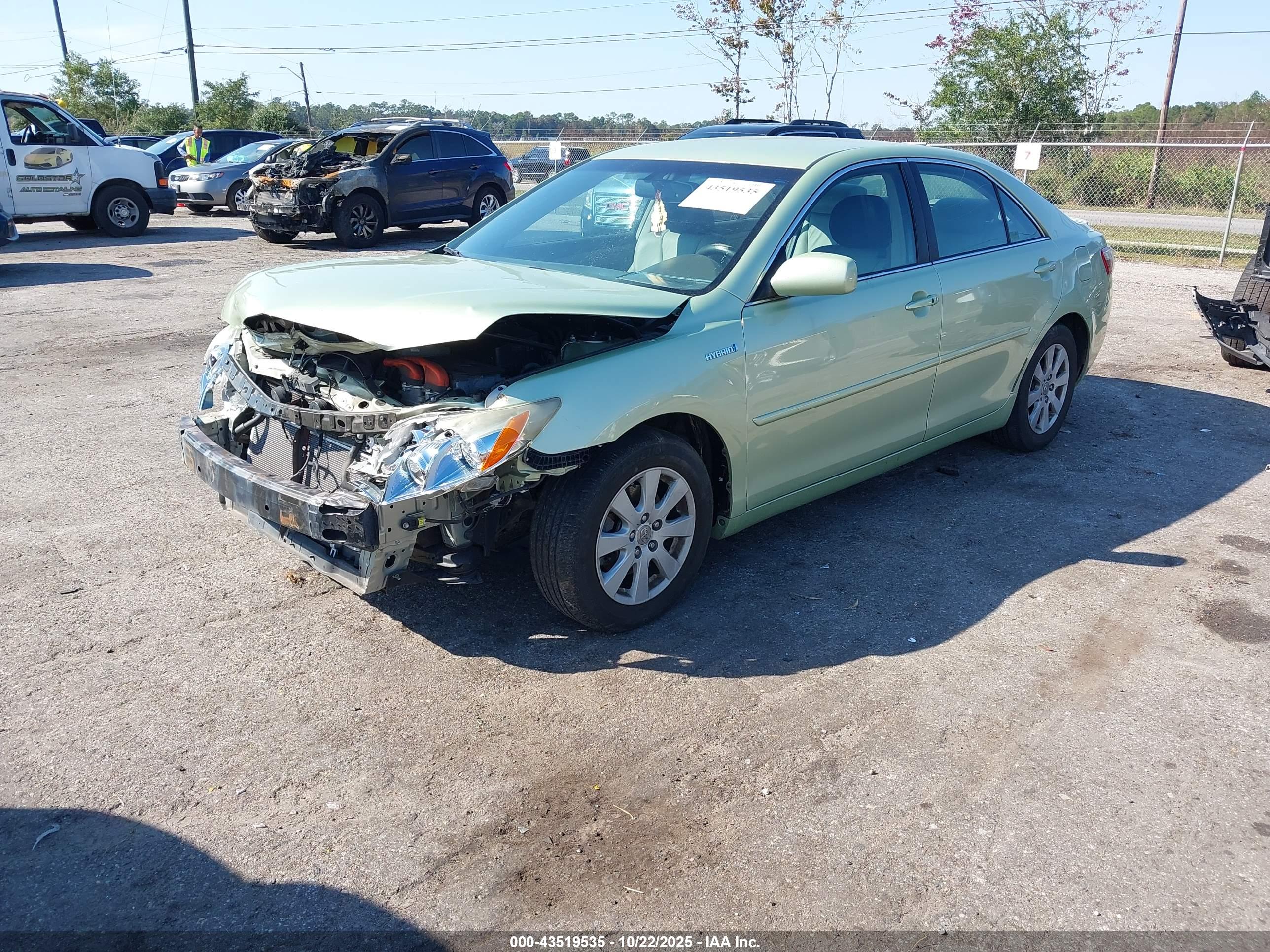 TOYOTA CAMRY image 2