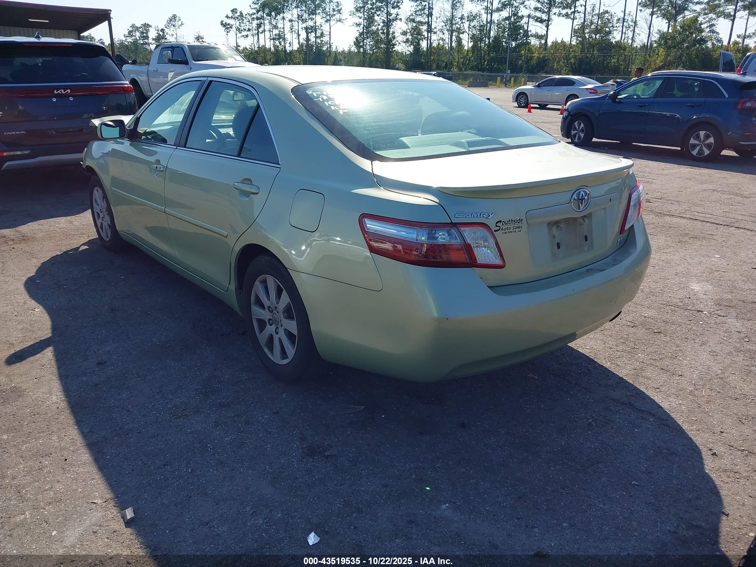TOYOTA CAMRY image 3