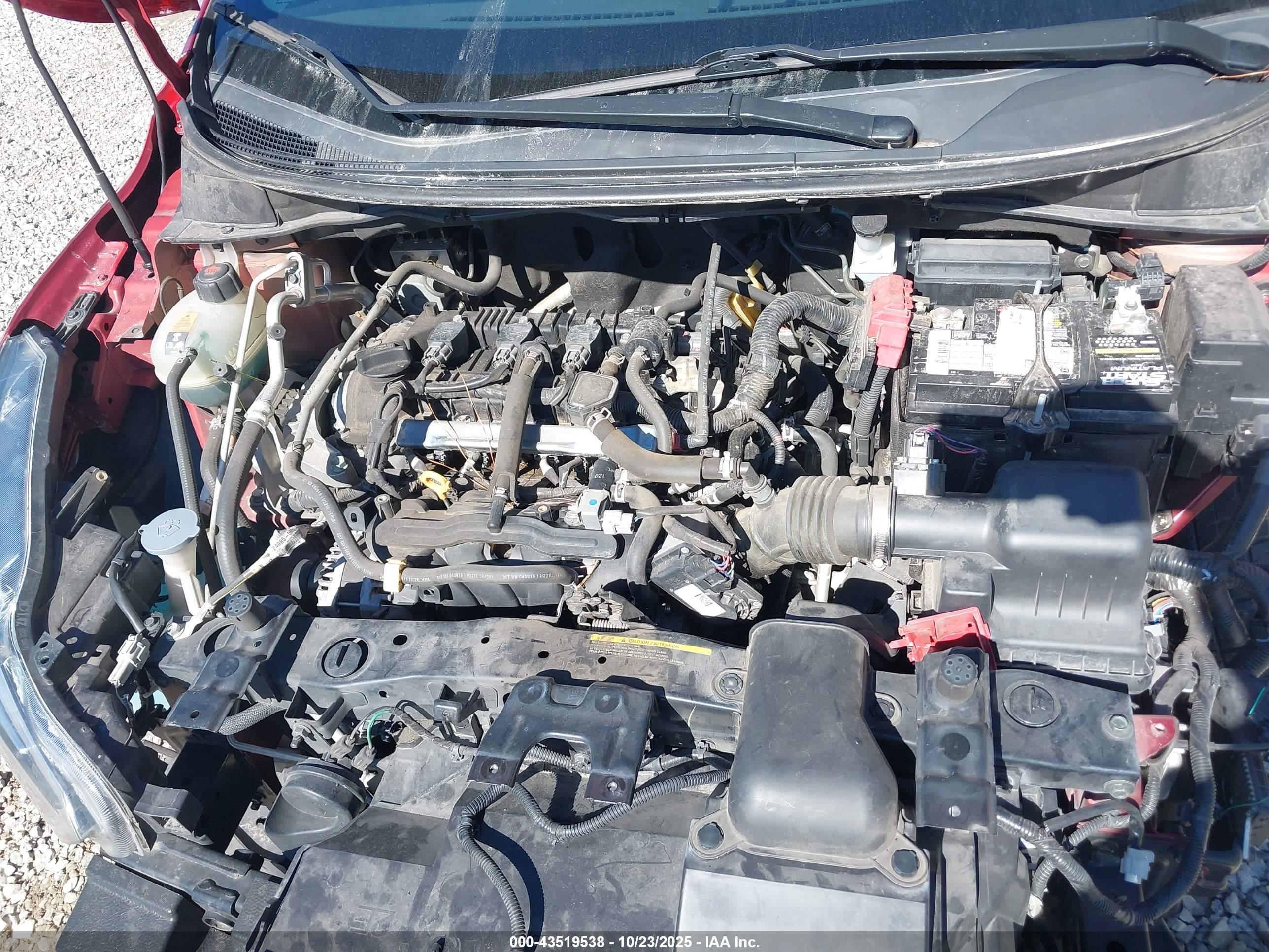 NISSAN VERSA image 10