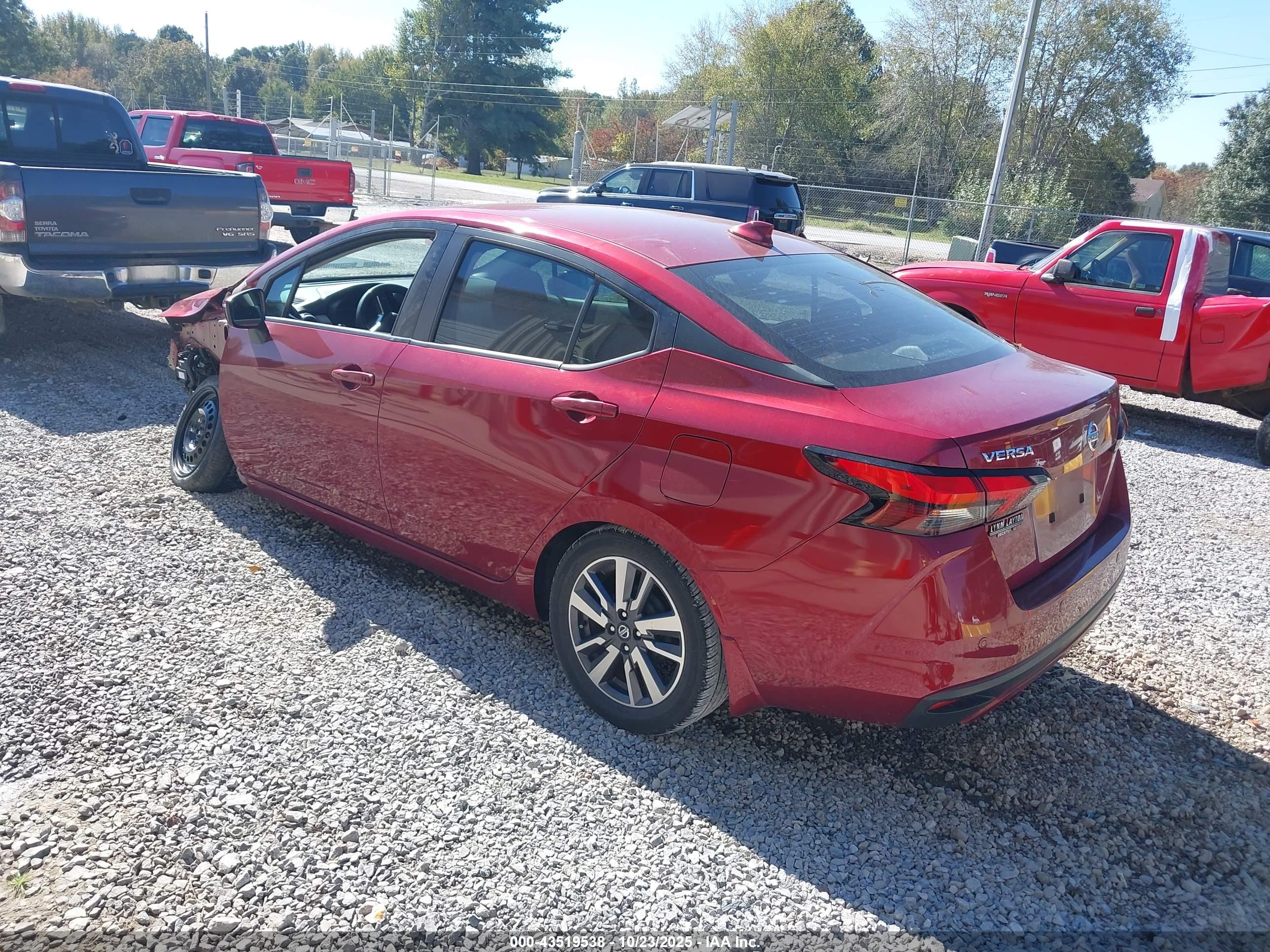 NISSAN VERSA image 3