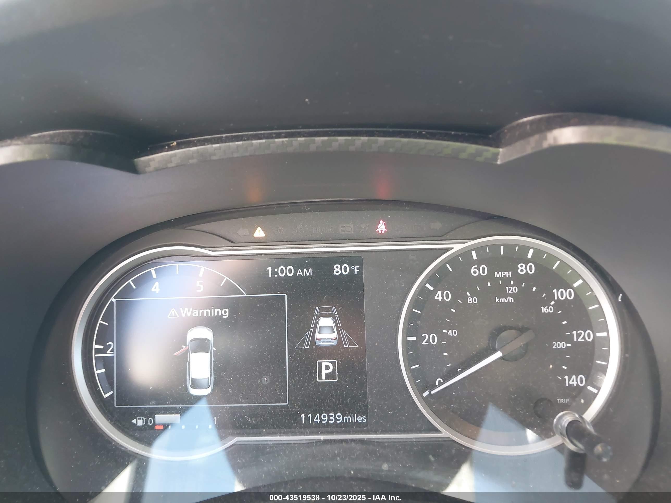 NISSAN VERSA image 7