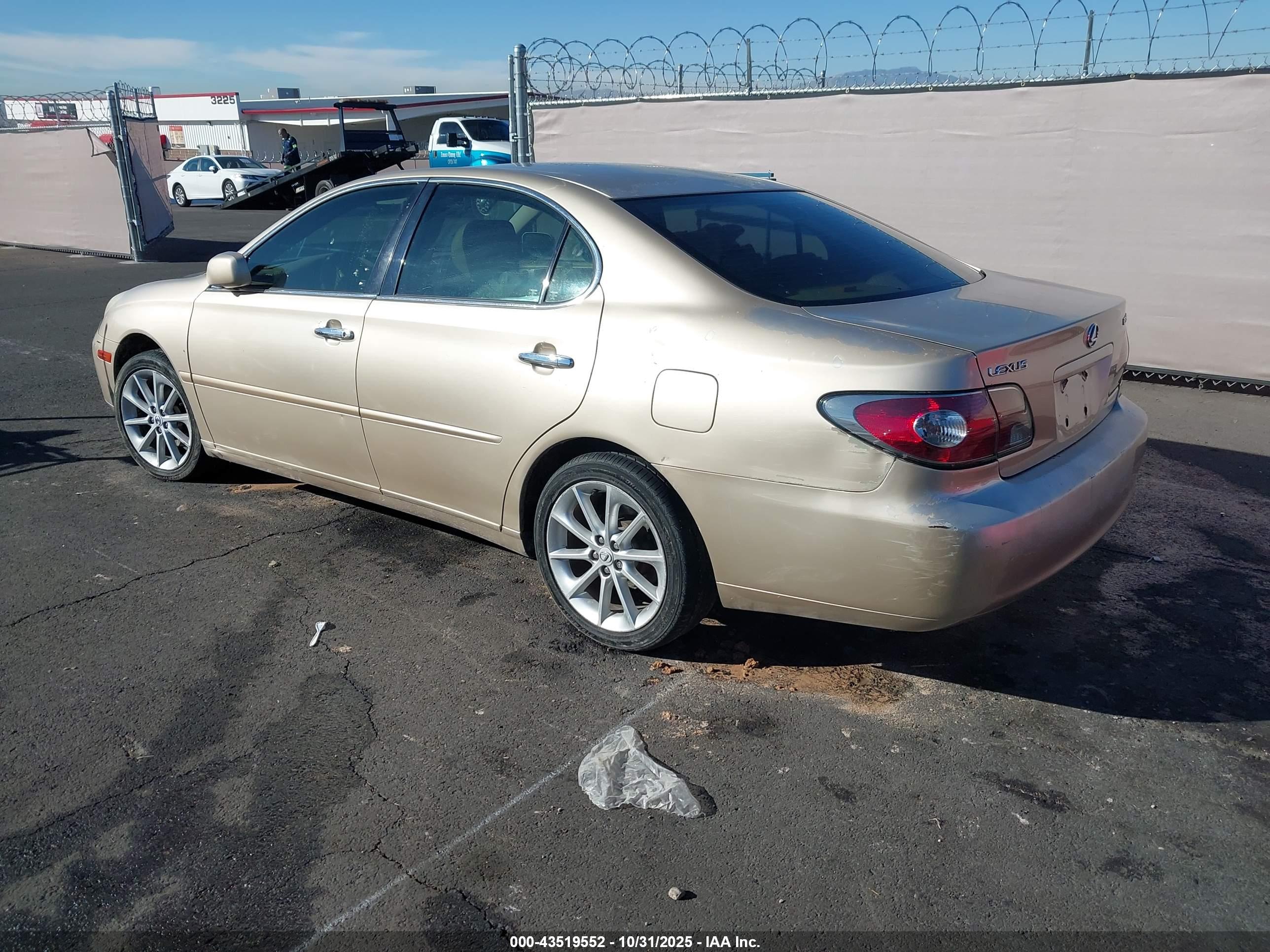LEXUS ES image 3