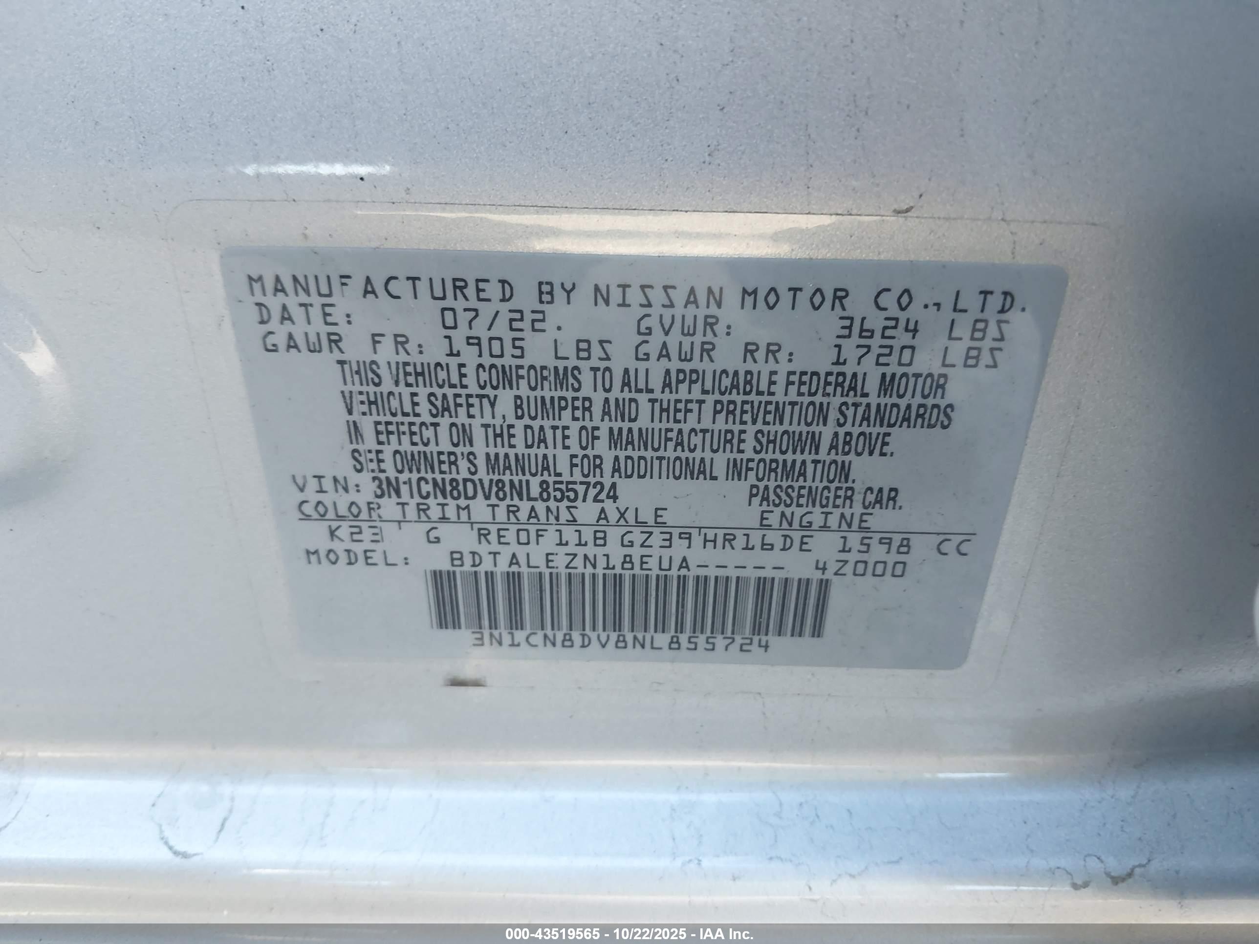 NISSAN VERSA image 9