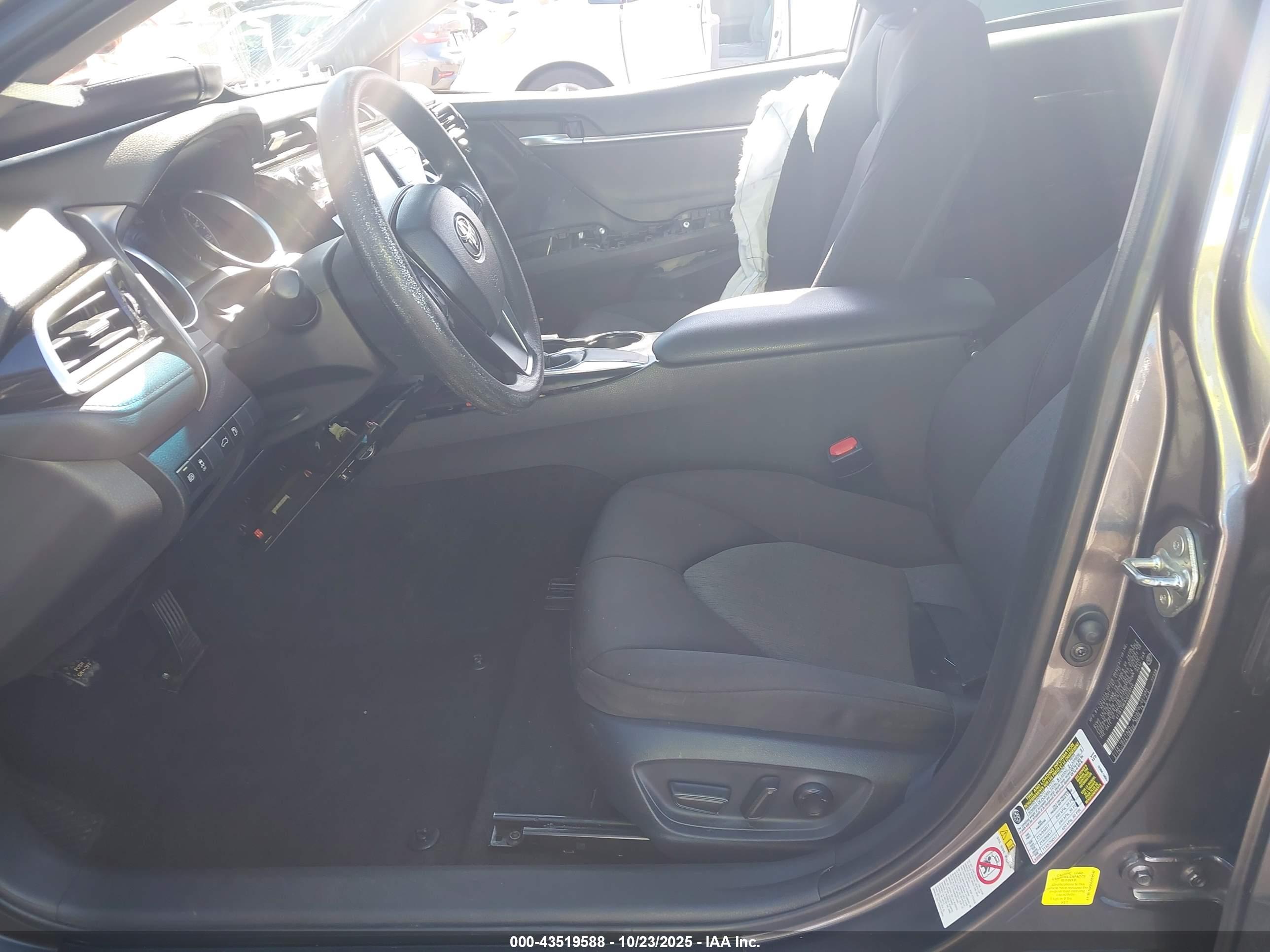 TOYOTA CAMRY image 5