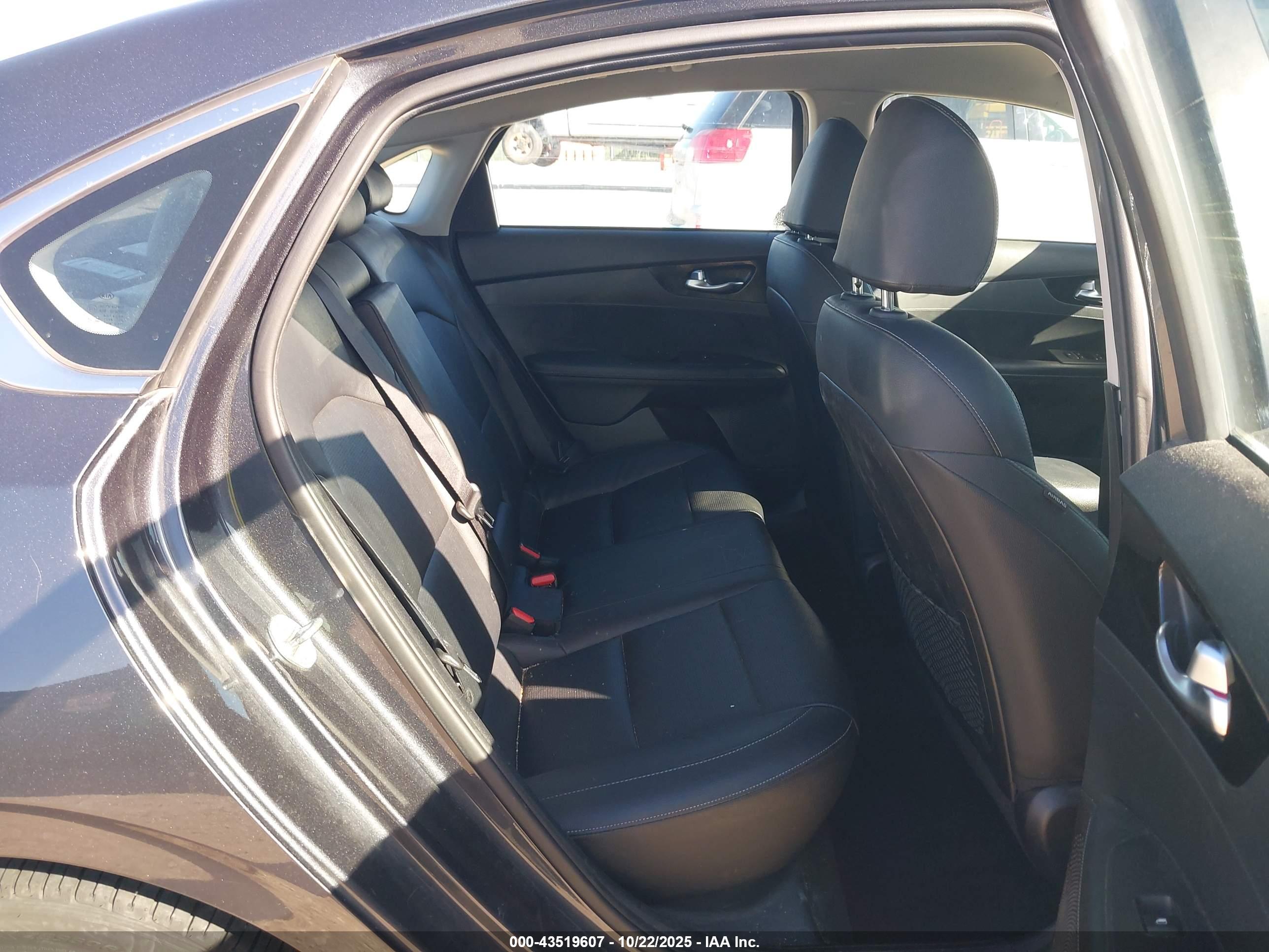 KIA FORTE image 8