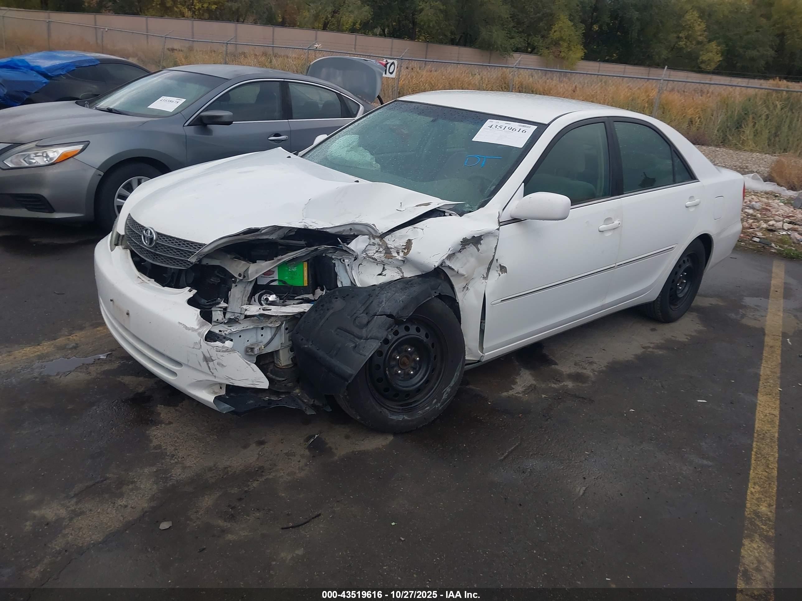 TOYOTA CAMRY image 2