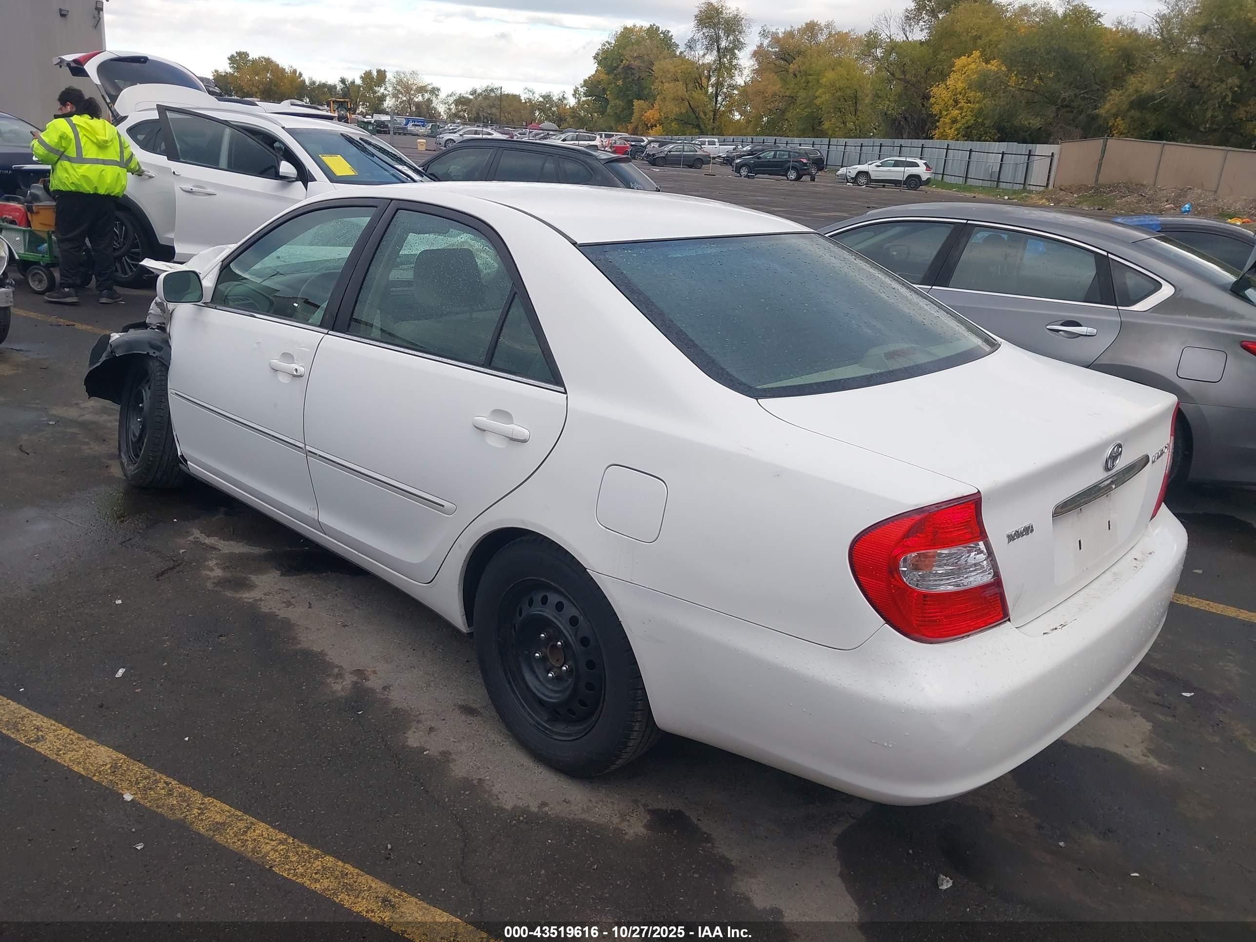 TOYOTA CAMRY image 3