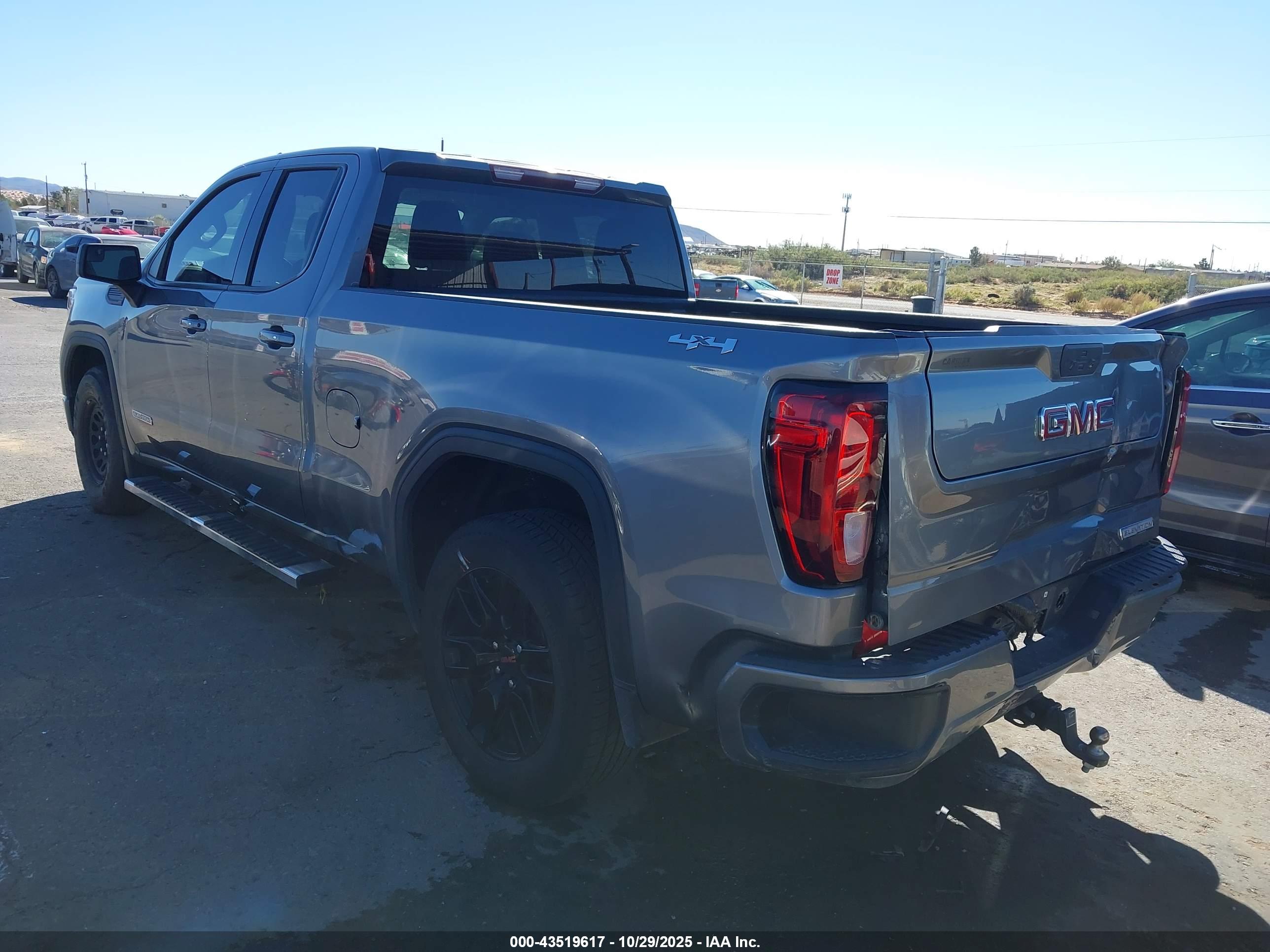 GMC SIERRA image 3
