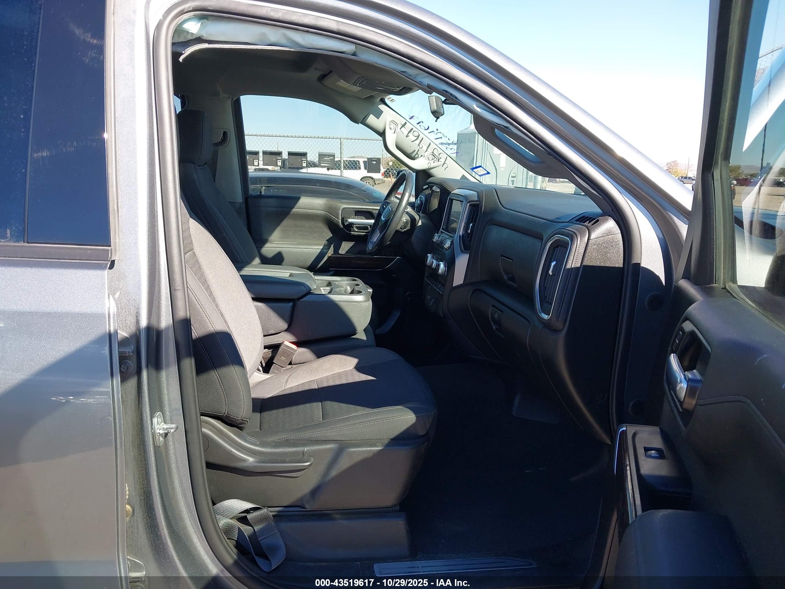 GMC SIERRA image 5