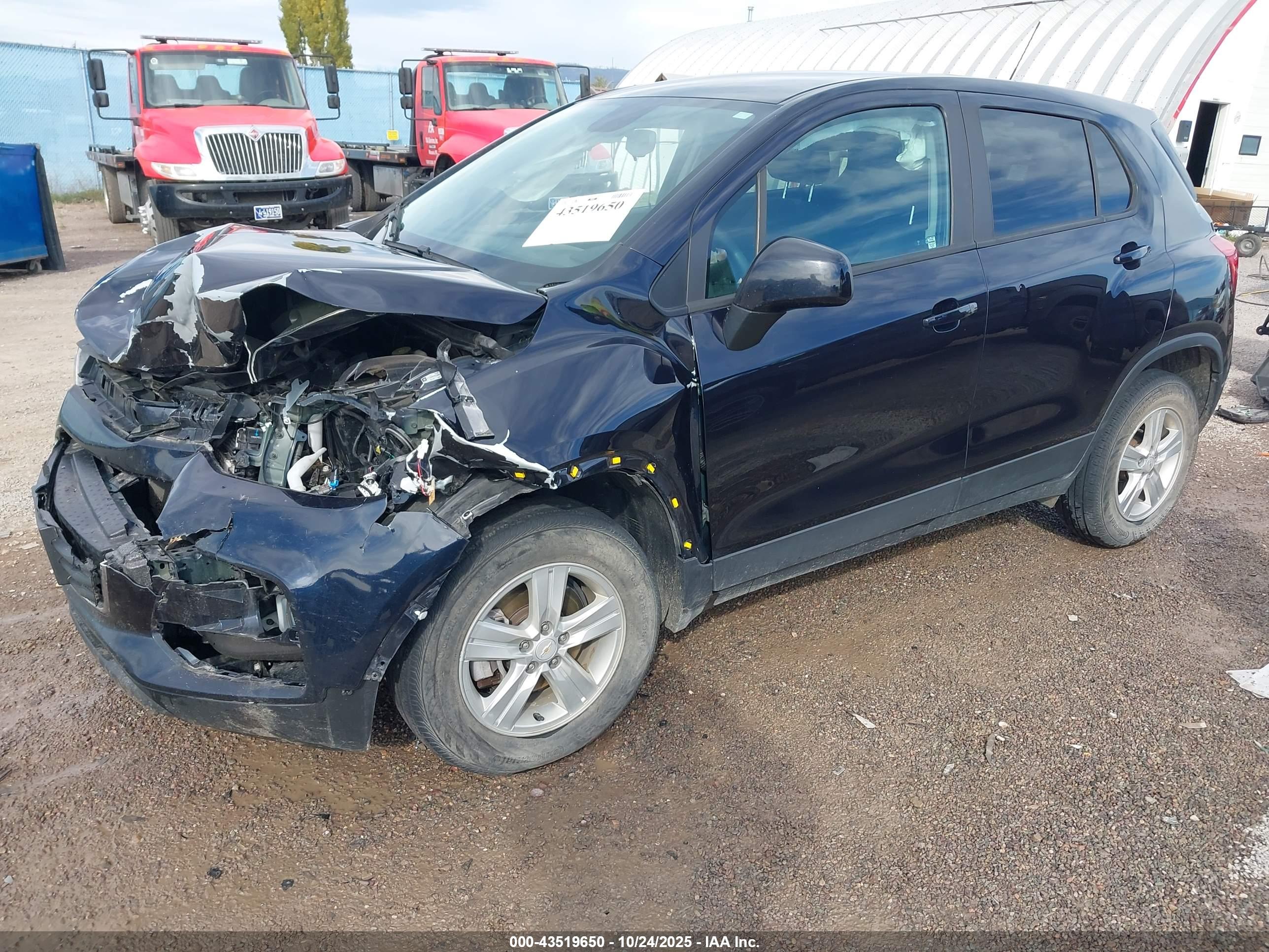 CHEVROLET TRAX image 2
