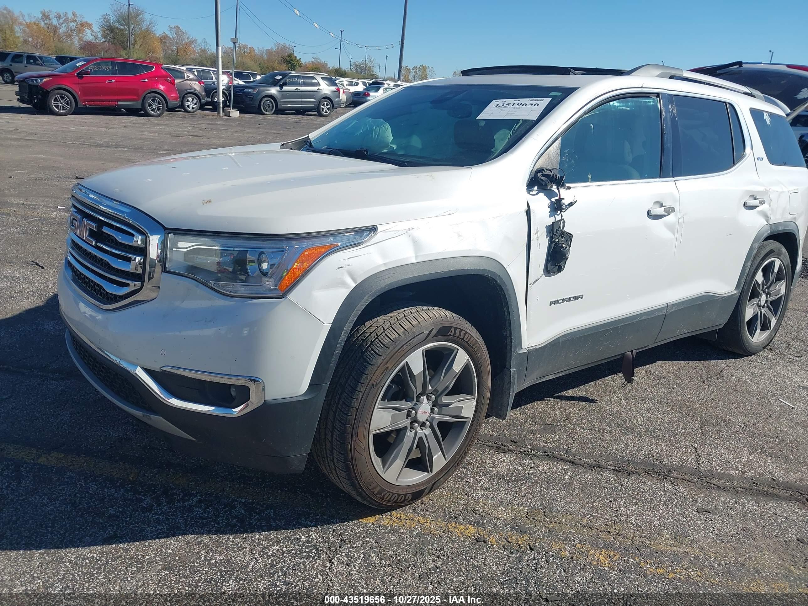 GMC ACADIA image 2
