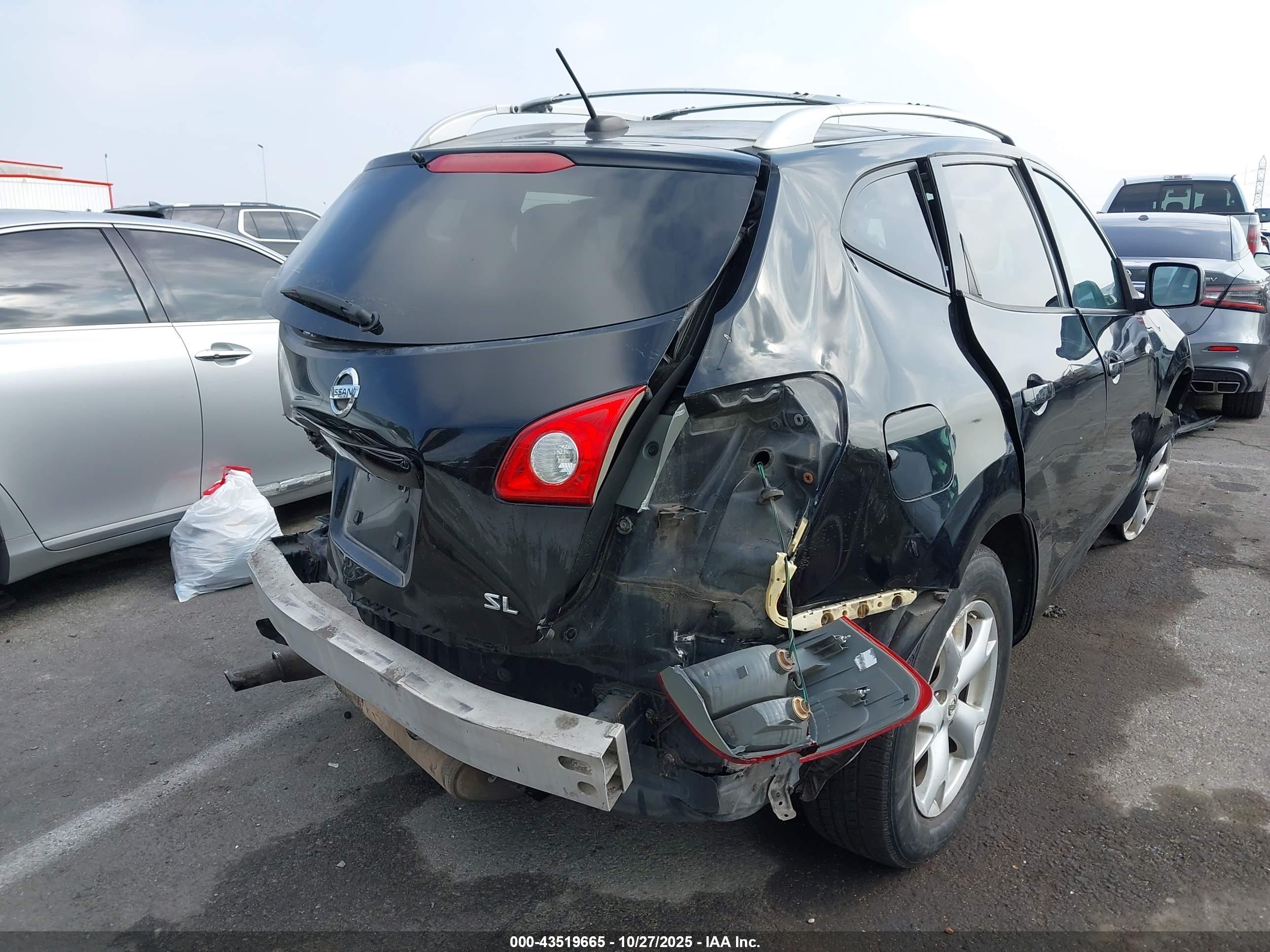 NISSAN ROGUE image 4