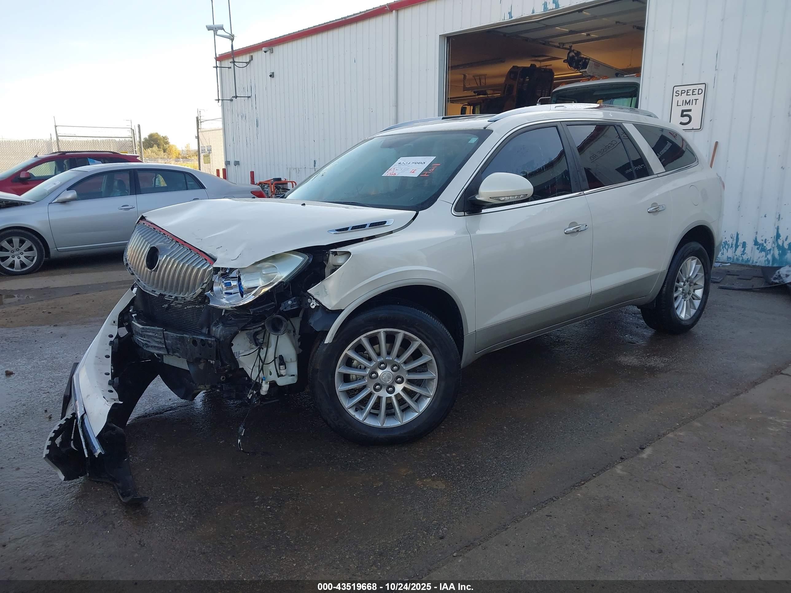 BUICK ENCLAVE image 2