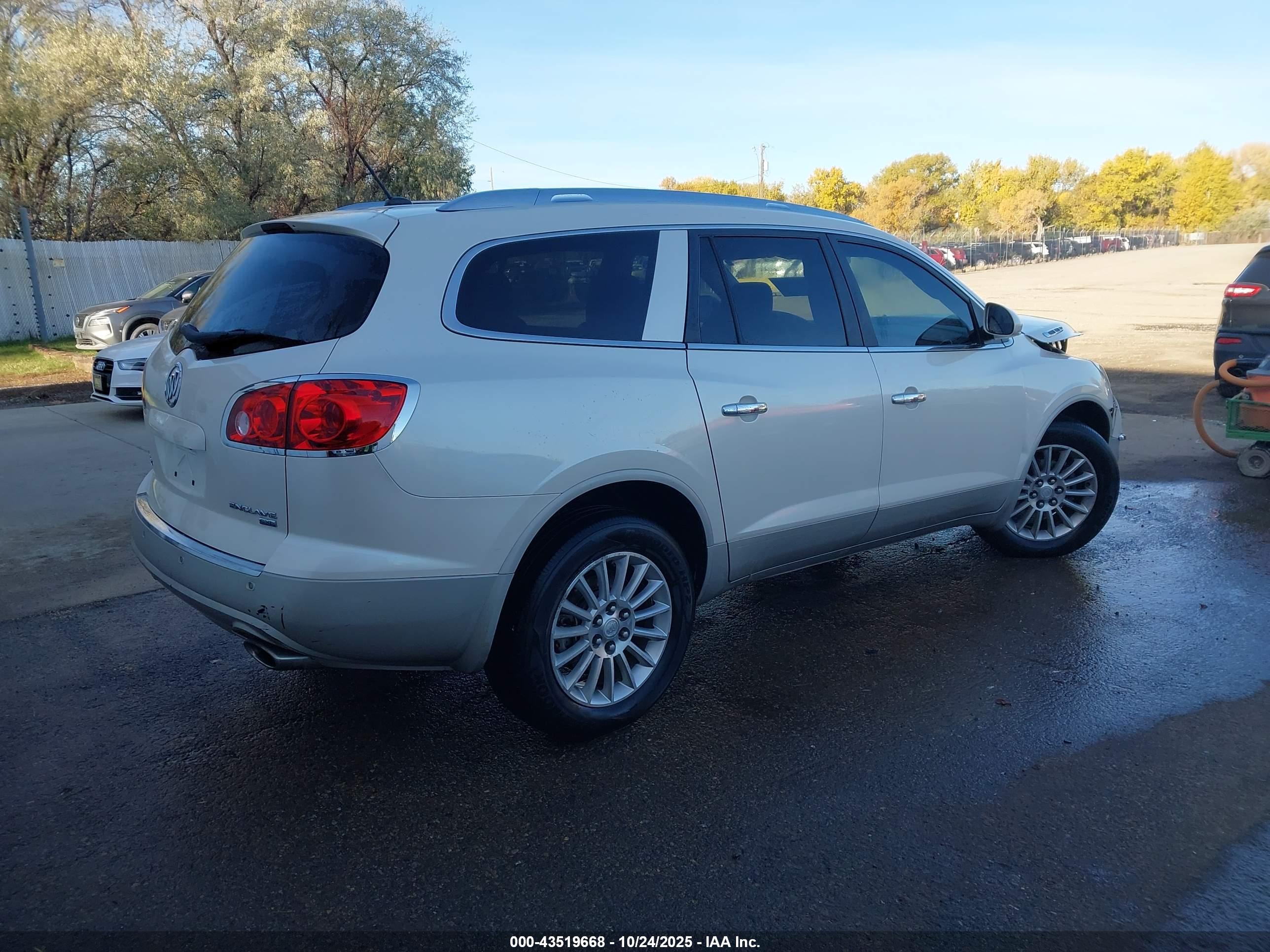 BUICK ENCLAVE image 4
