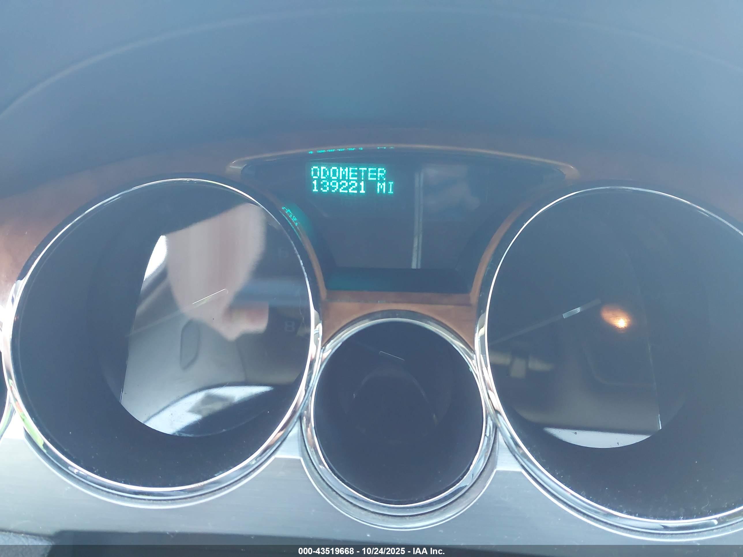 BUICK ENCLAVE image 7