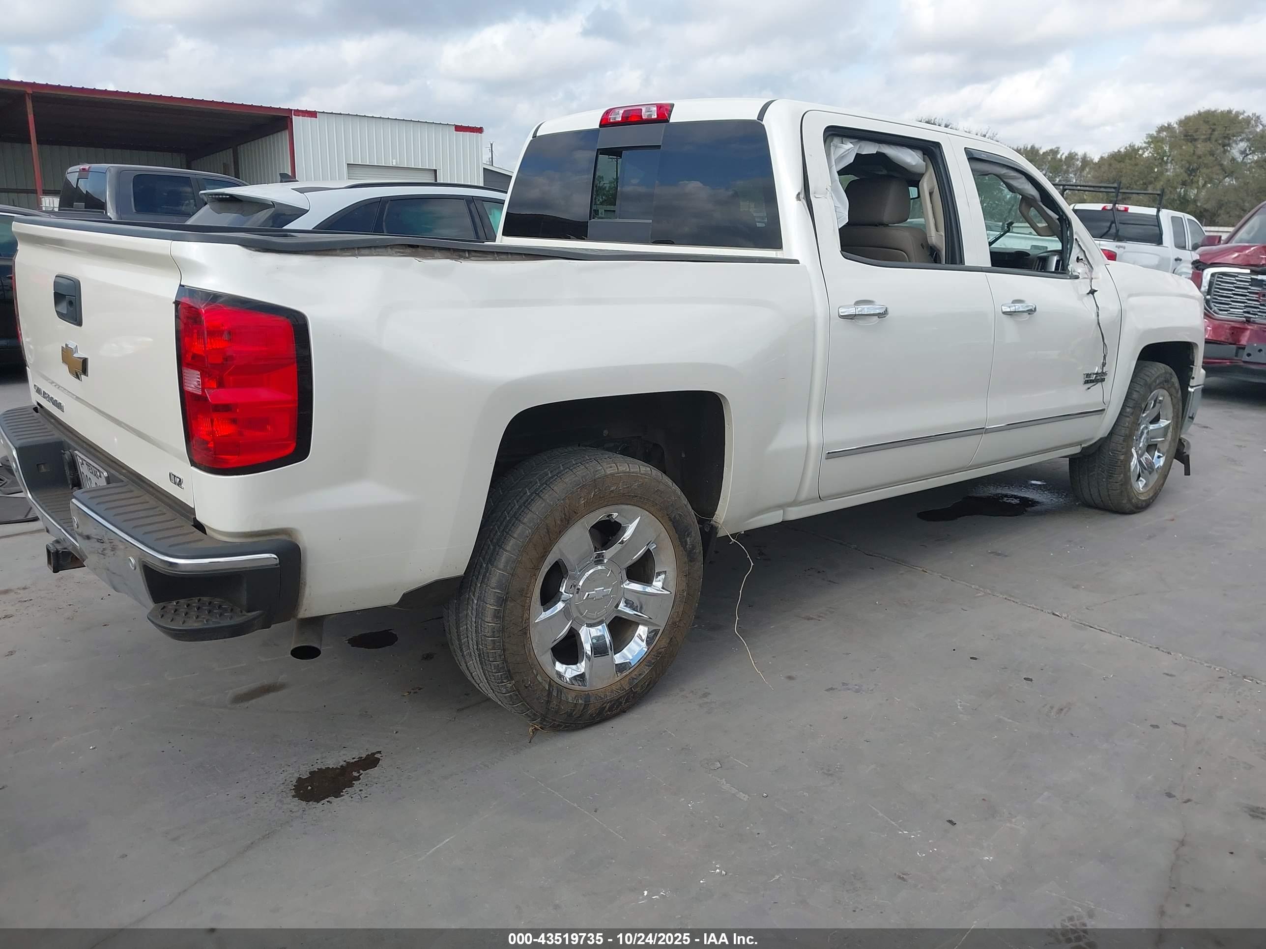 CHEVROLET SILVERADO image 4