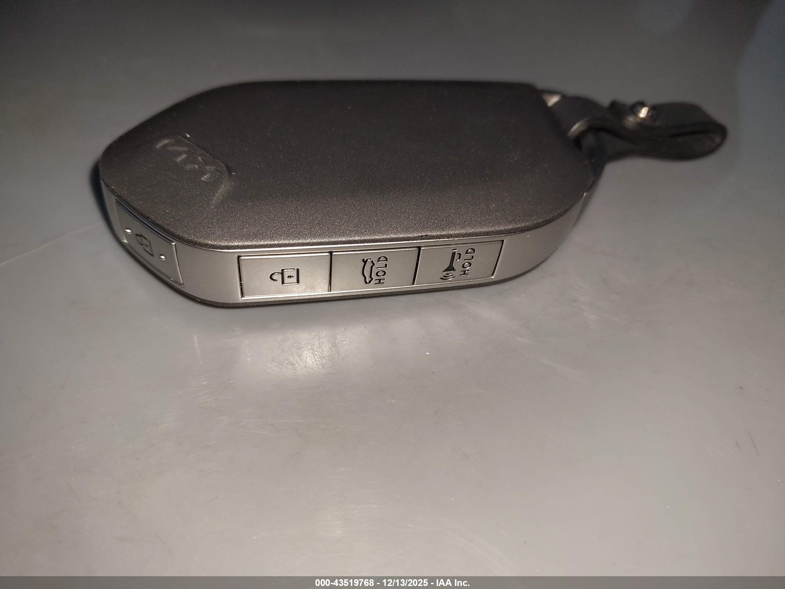 KIA K5 image 11