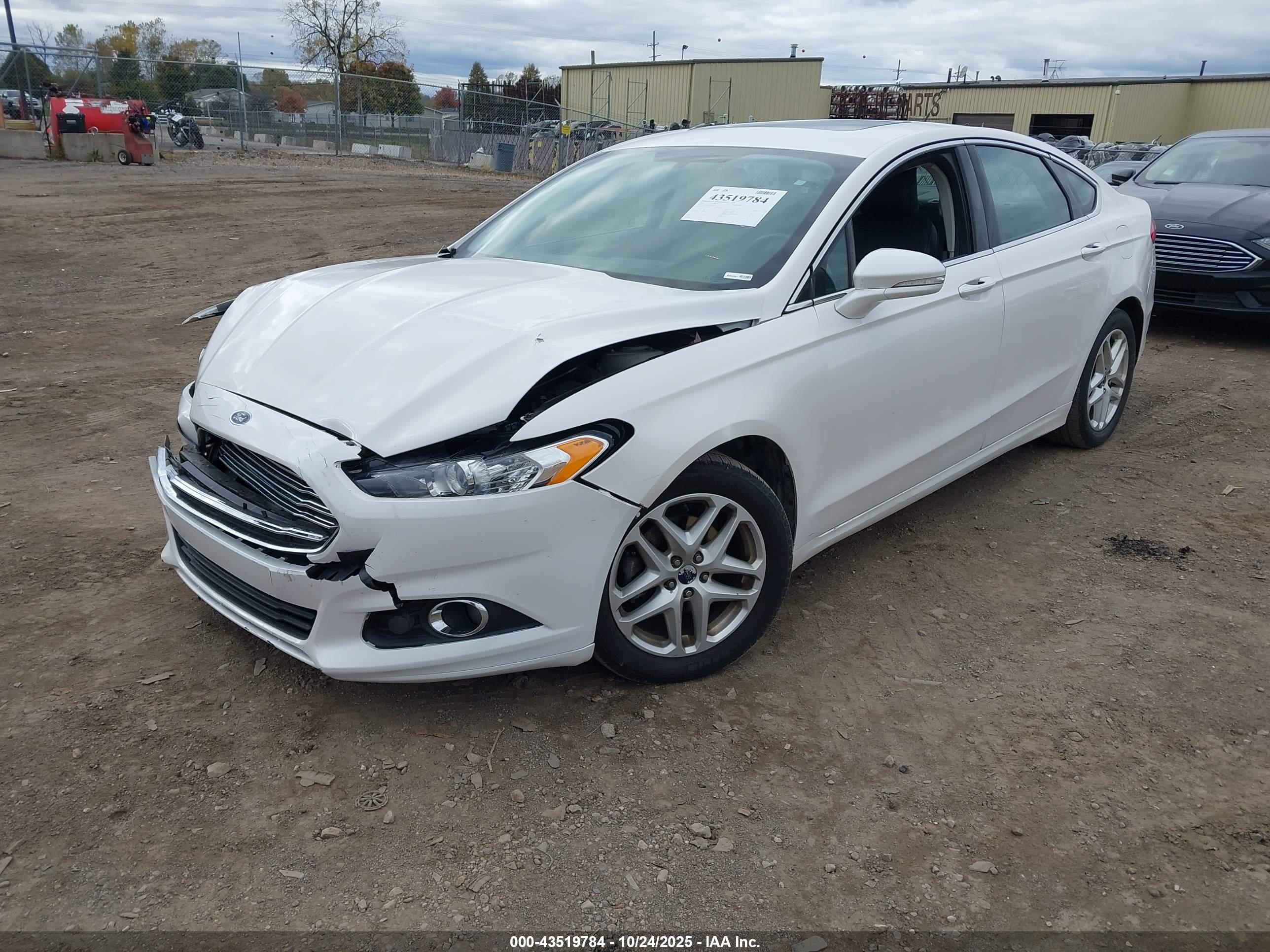 FORD FUSION image 2