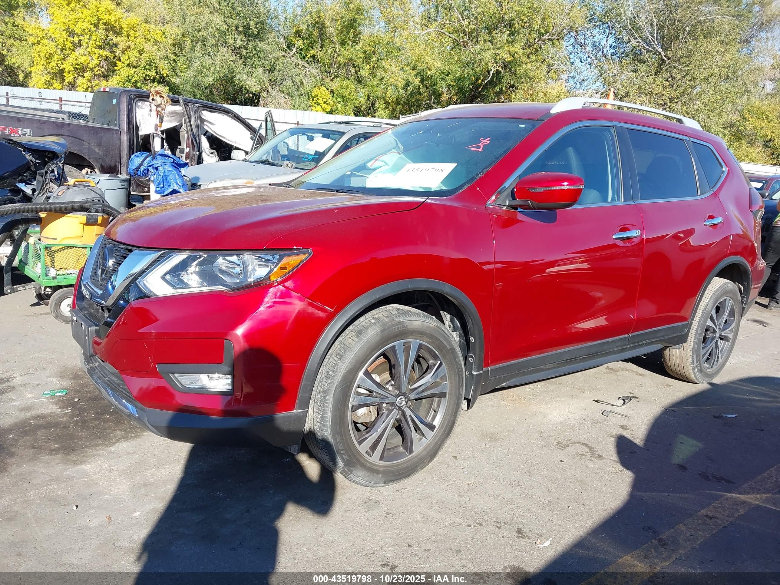 NISSAN ROGUE image 2