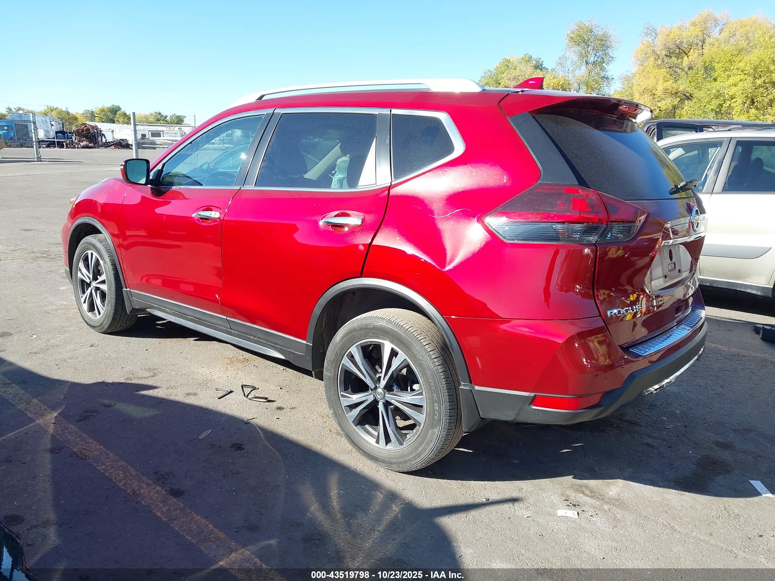 NISSAN ROGUE image 3