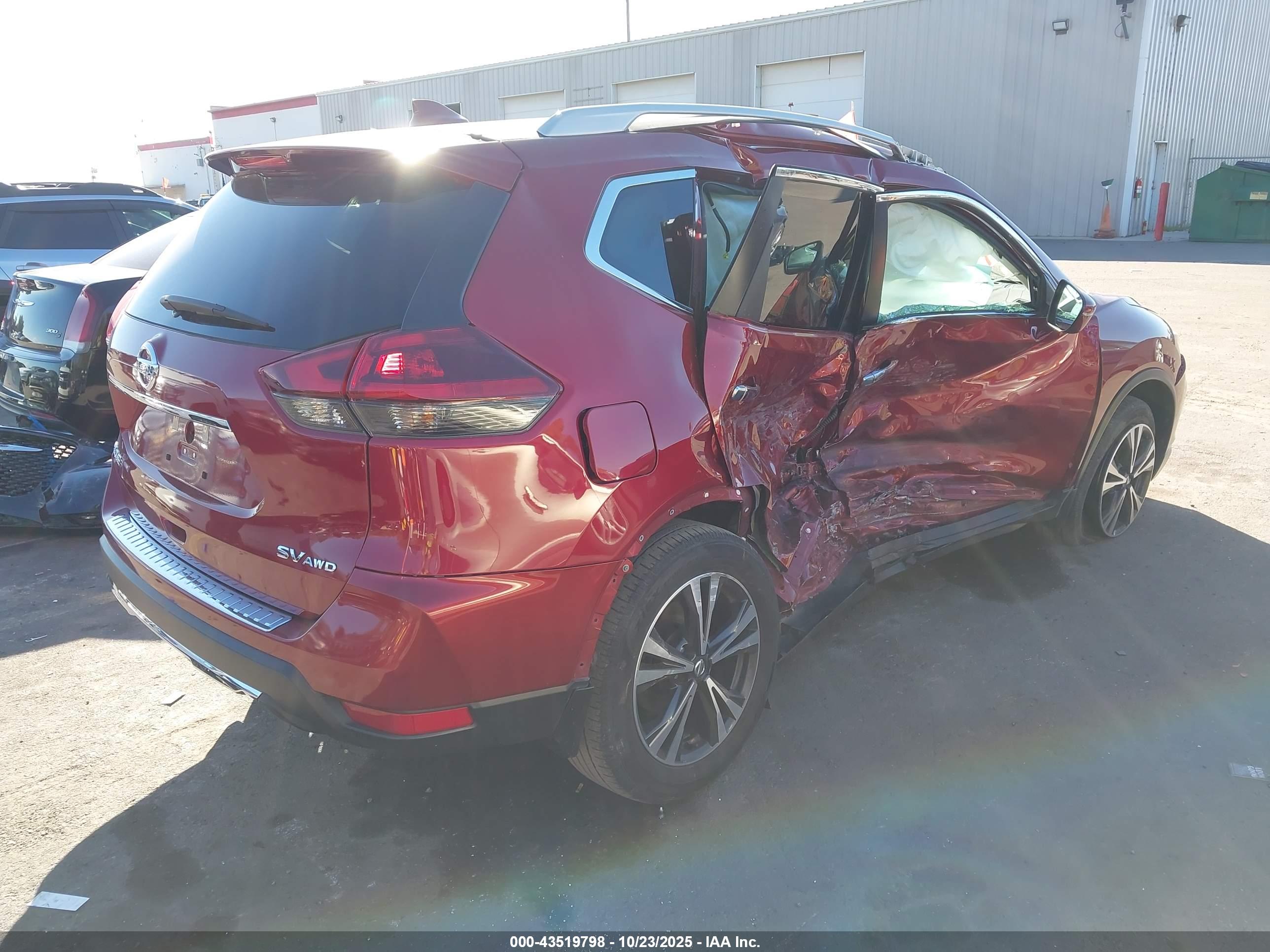 NISSAN ROGUE image 4