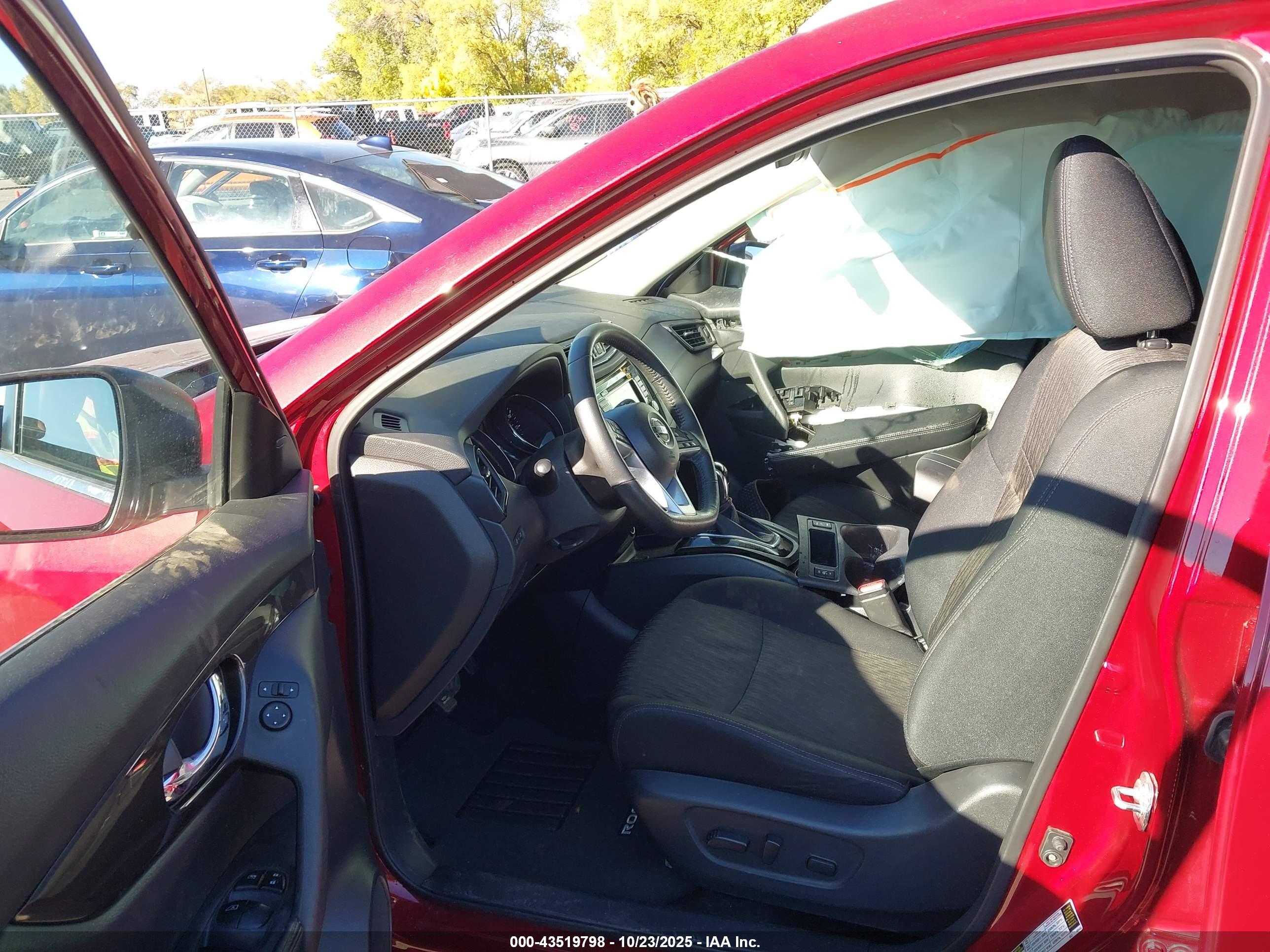 NISSAN ROGUE image 5
