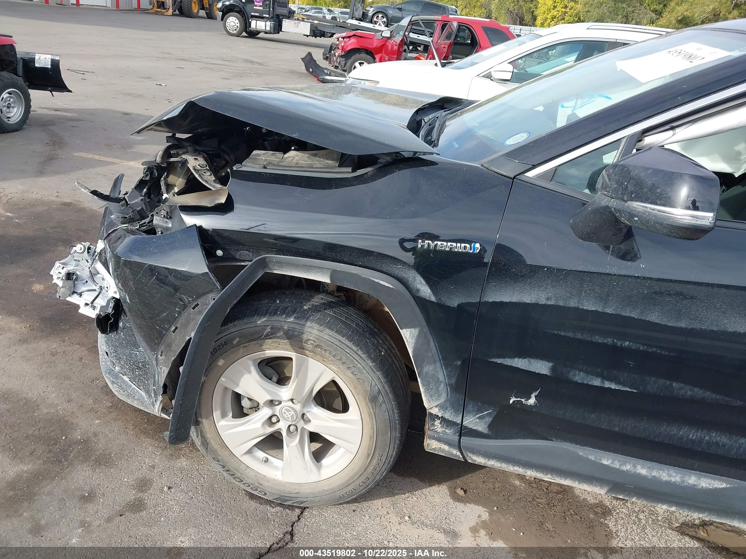 TOYOTA RAV4 image 6